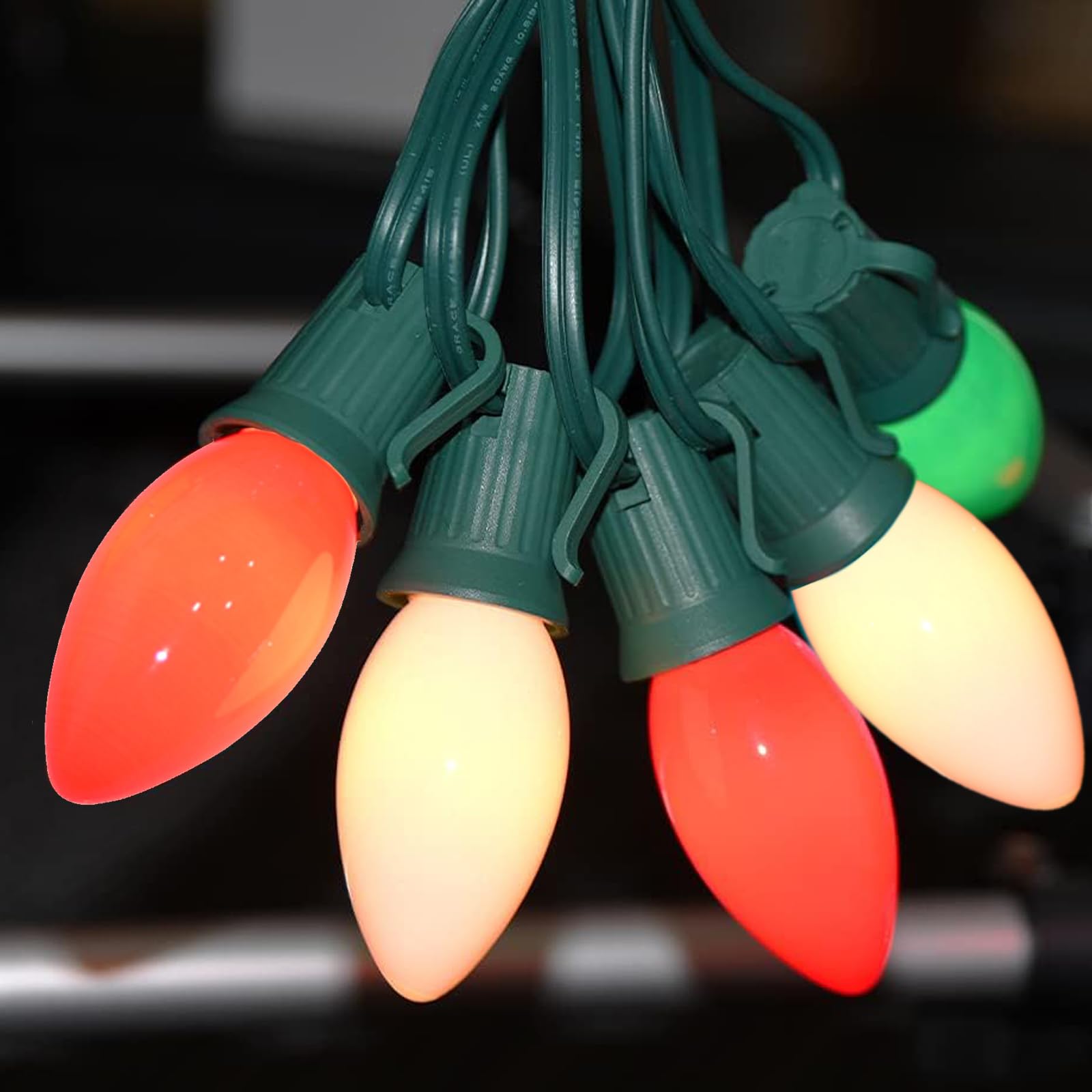 Sunsgne 25 Pack C9 Red Christmas Light Bulbs, Red Incandescent Christmas Light Bulbs, 7 Watt C9 Red Replacement Night Light Bulb