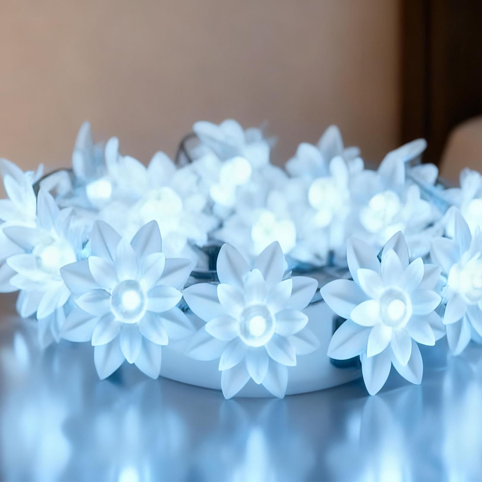 Battery & USB Operated Lotus Flower Fairy Lights, 9.8ft 30 LED Soft Floral Lamp String with 8 Modes & Timer Build in for Garden 