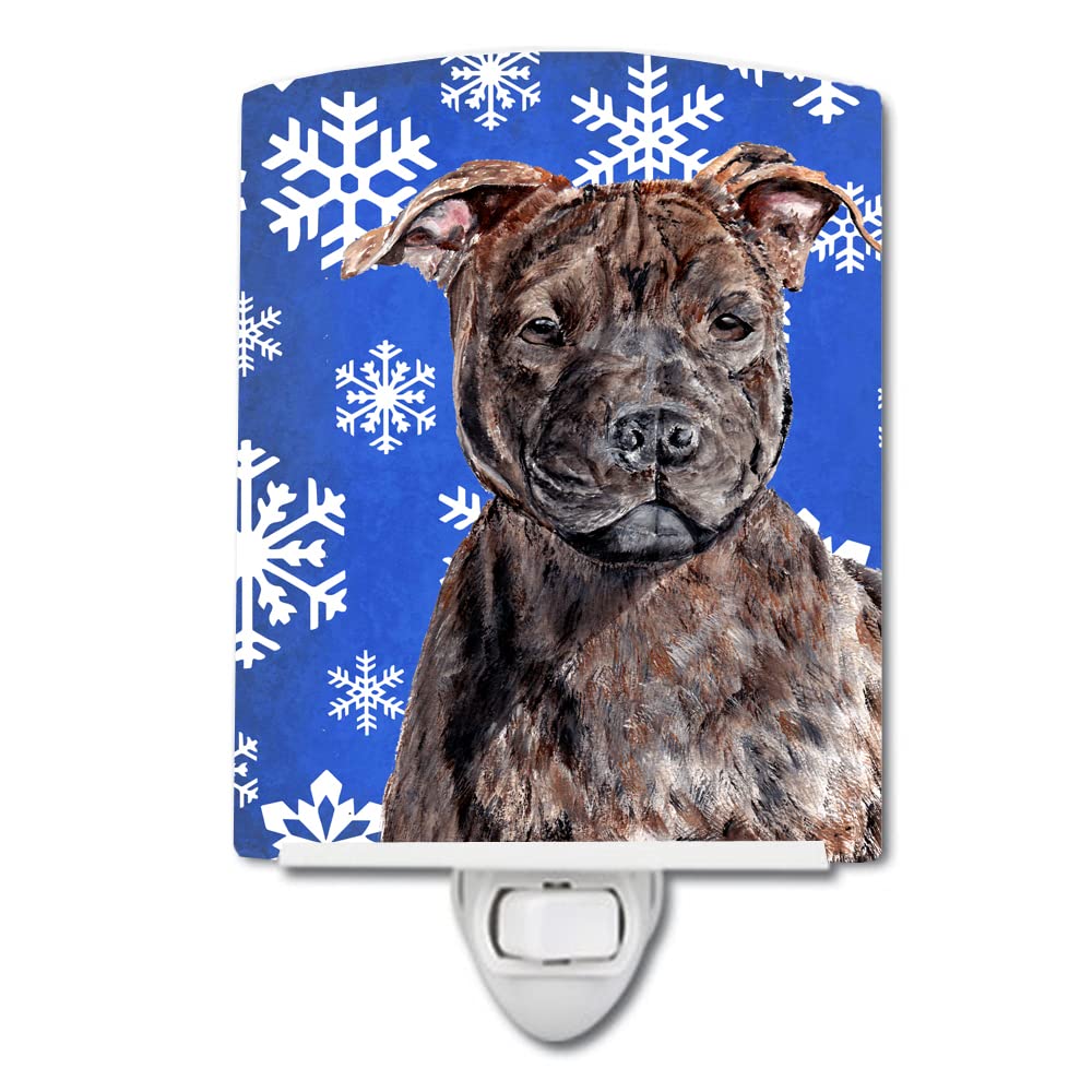Caroline'S Treasures Sc9777Cnl Staffordshire Bull Terrier Staffie Winter Snowflakes Ceramic Night Light Compact, Ul-Certified, Ideal For Bedroom, Bathroom, Nursery, Hallway, Kitchen, 6X4X3, Multicolo
