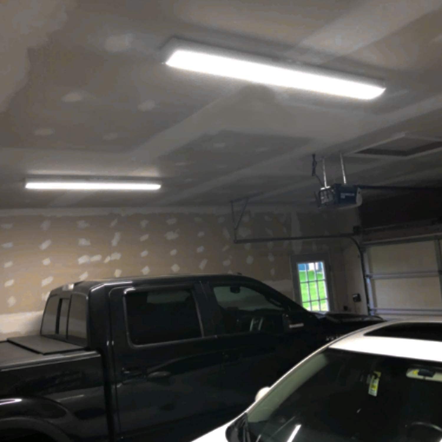 Hykolity 4 Pack 4Ft Led Wraparound Light 40W 4 Foot Shop Lights For Garage, [2-Lamp 32W Fluorescent Equiv.] 4400Lm 4000K Wrap Li