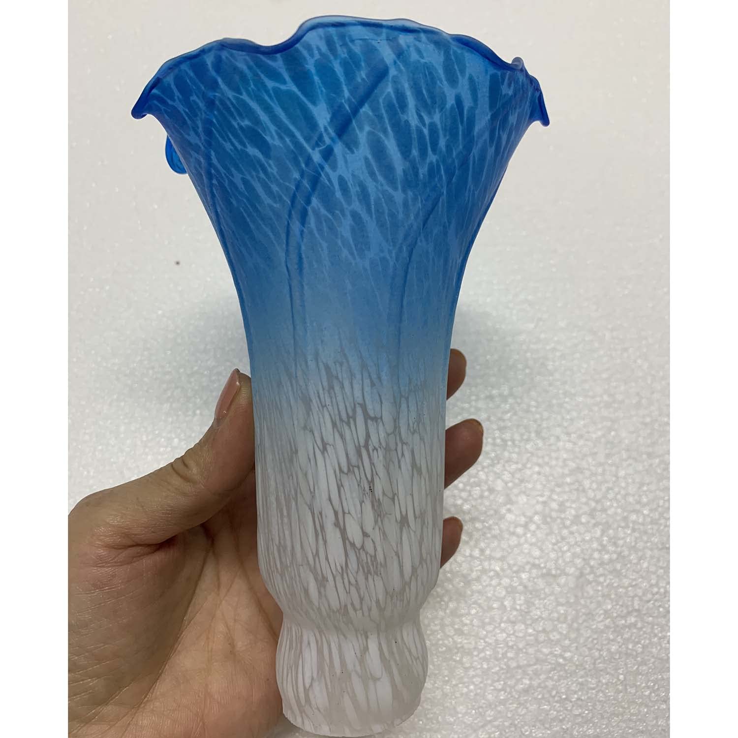 Bieye Ls04 Lily Flower Blown Glass Lampshade (White Blue, Opening I.D. 1.26'' X O.D. 1.5'')