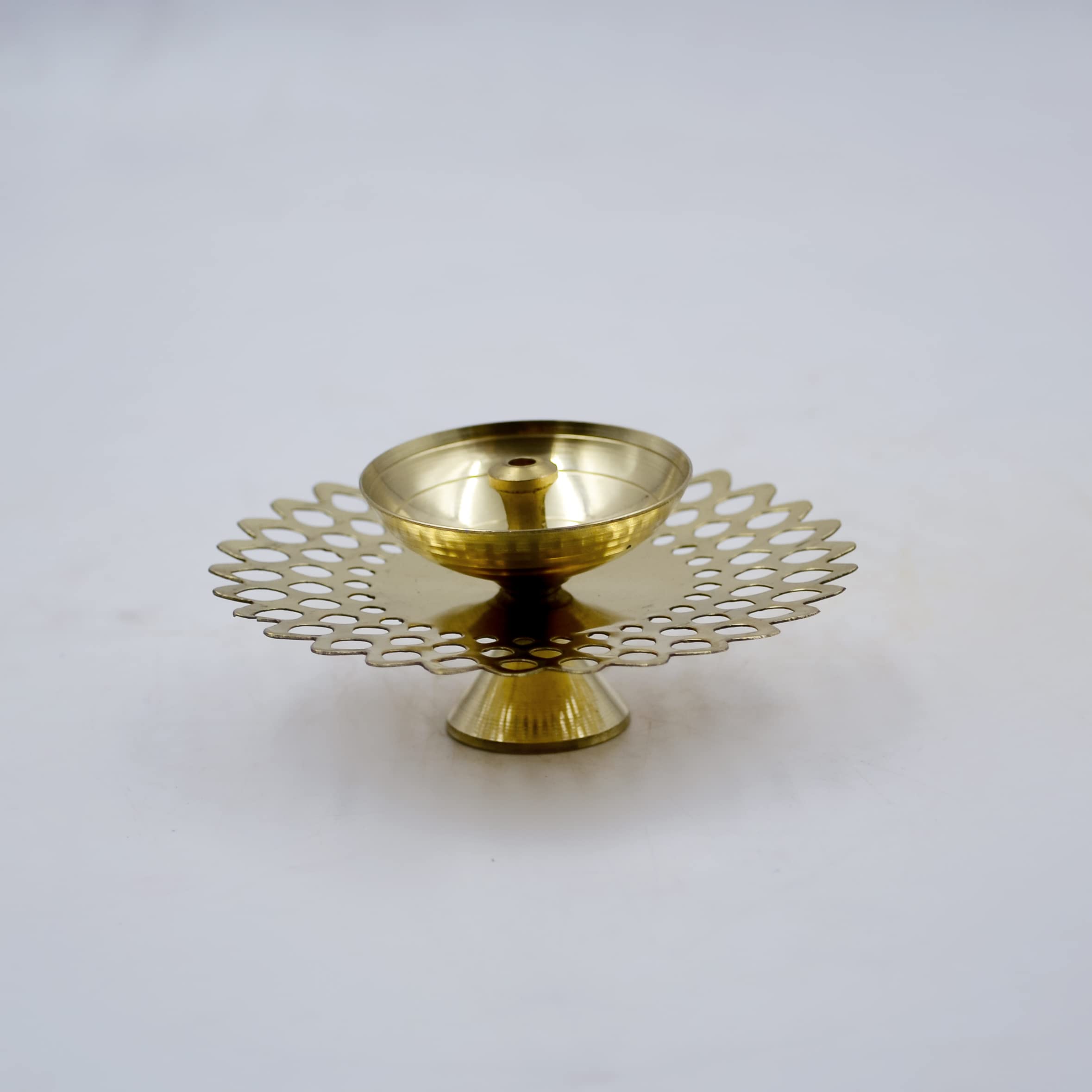 CraftVatika Decorative Akhand Brass Diya Oil Lamp, Golden Brass Diya Stand, Golden, (3.2 Inches Length) (Quantity 1)