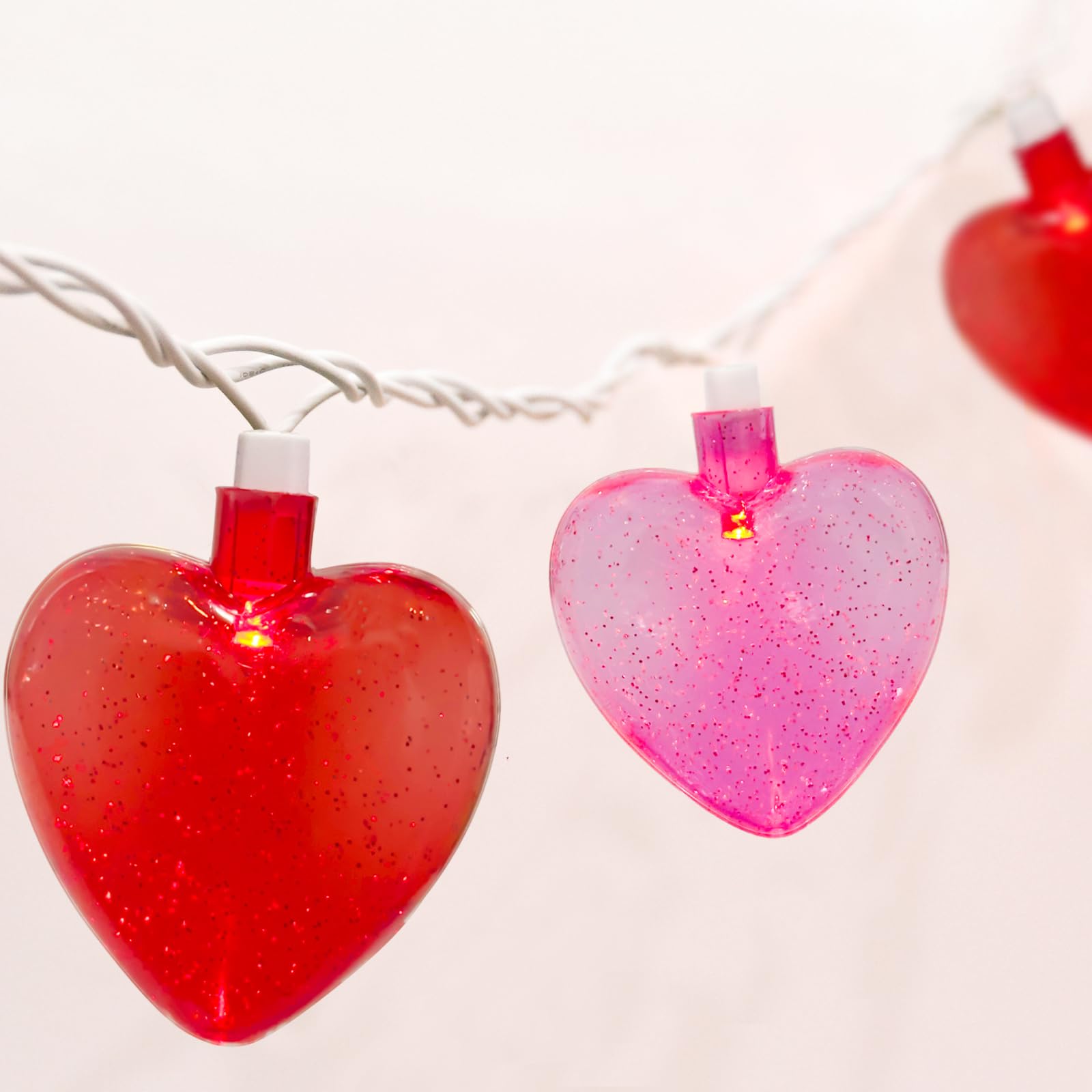 SUNSGNE Heart String Lights, 8.5Ft Valentines Lights with 10 LED Red and Pink Heart Bulbs, Plug in Fairy Lights for Indoor Outdo