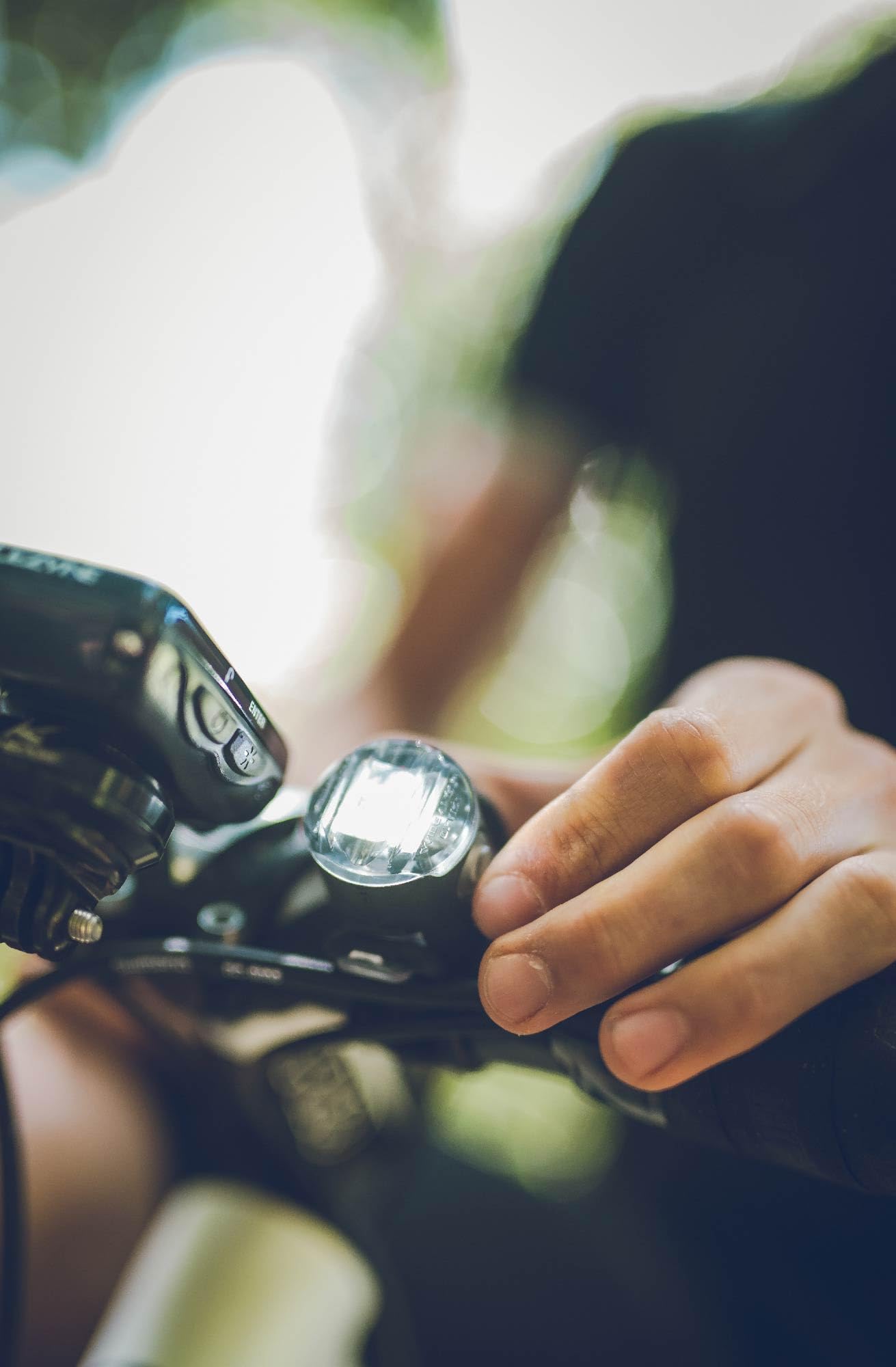 LEZYNE Femto USB Drive Front Bicycle Rechargeable IPX7 White LED Front Light w/Multiple Solid & Flash Modes | Versatile Silicone