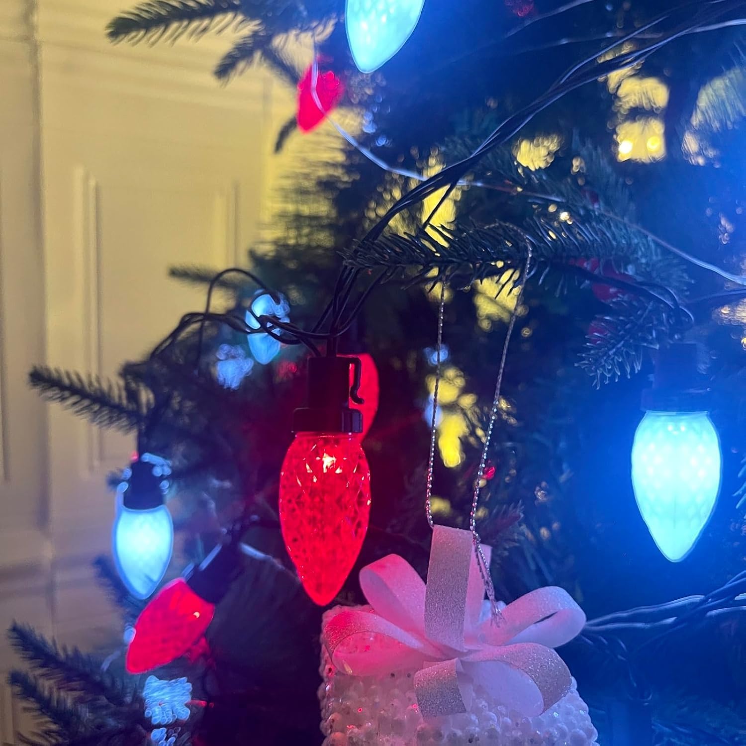 YIQU C9 Christmas String Lights, 100LED Waterproof, 2 Pack, Red and White, Model MLS-D29V3.6WUD-O, for Indoor Outdoor Decoration