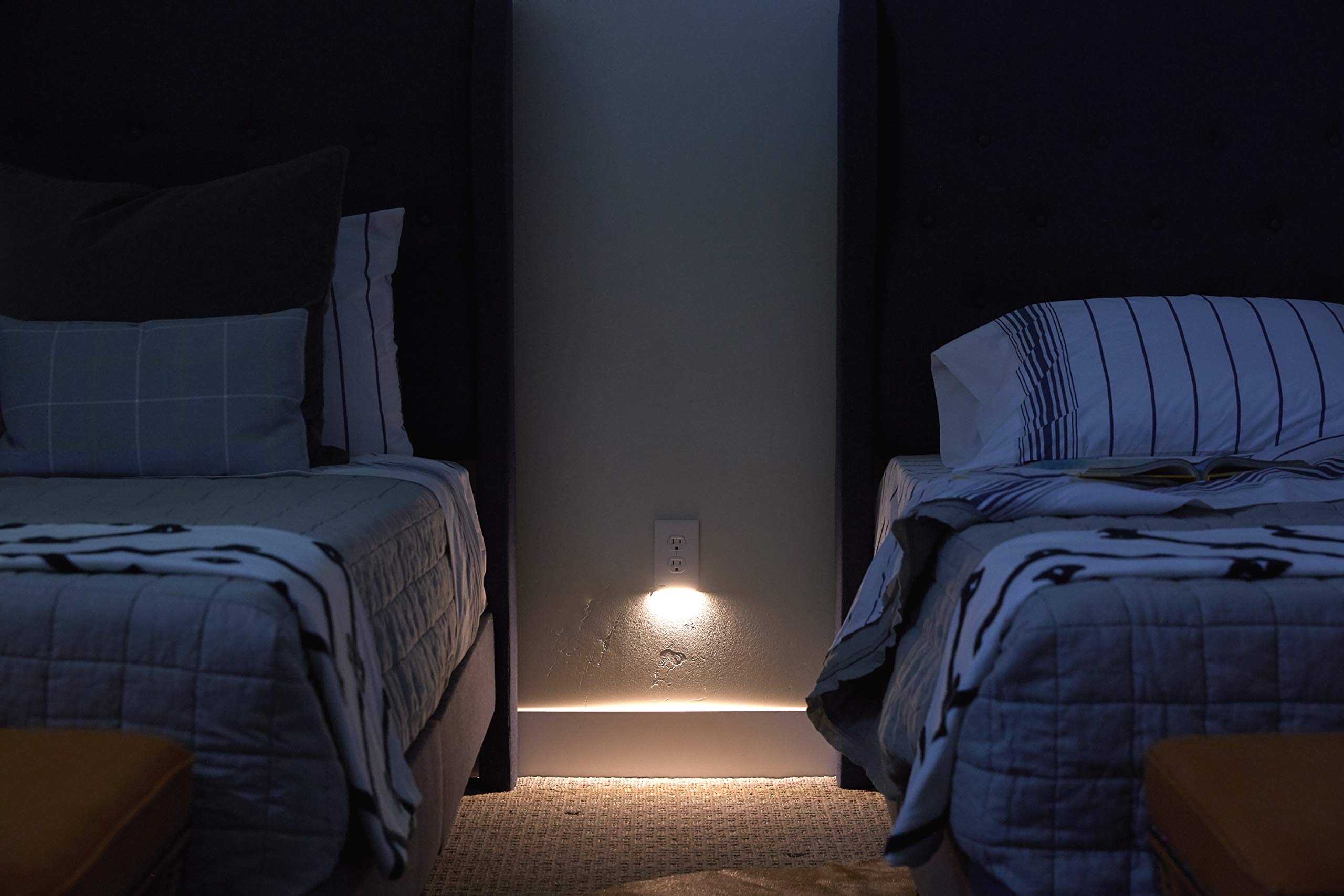 SnapPower GuideLight 2 Night Light - Automatic On/Off Sensor - Décor - Light Almond - 6 Pack for Standard Outlets