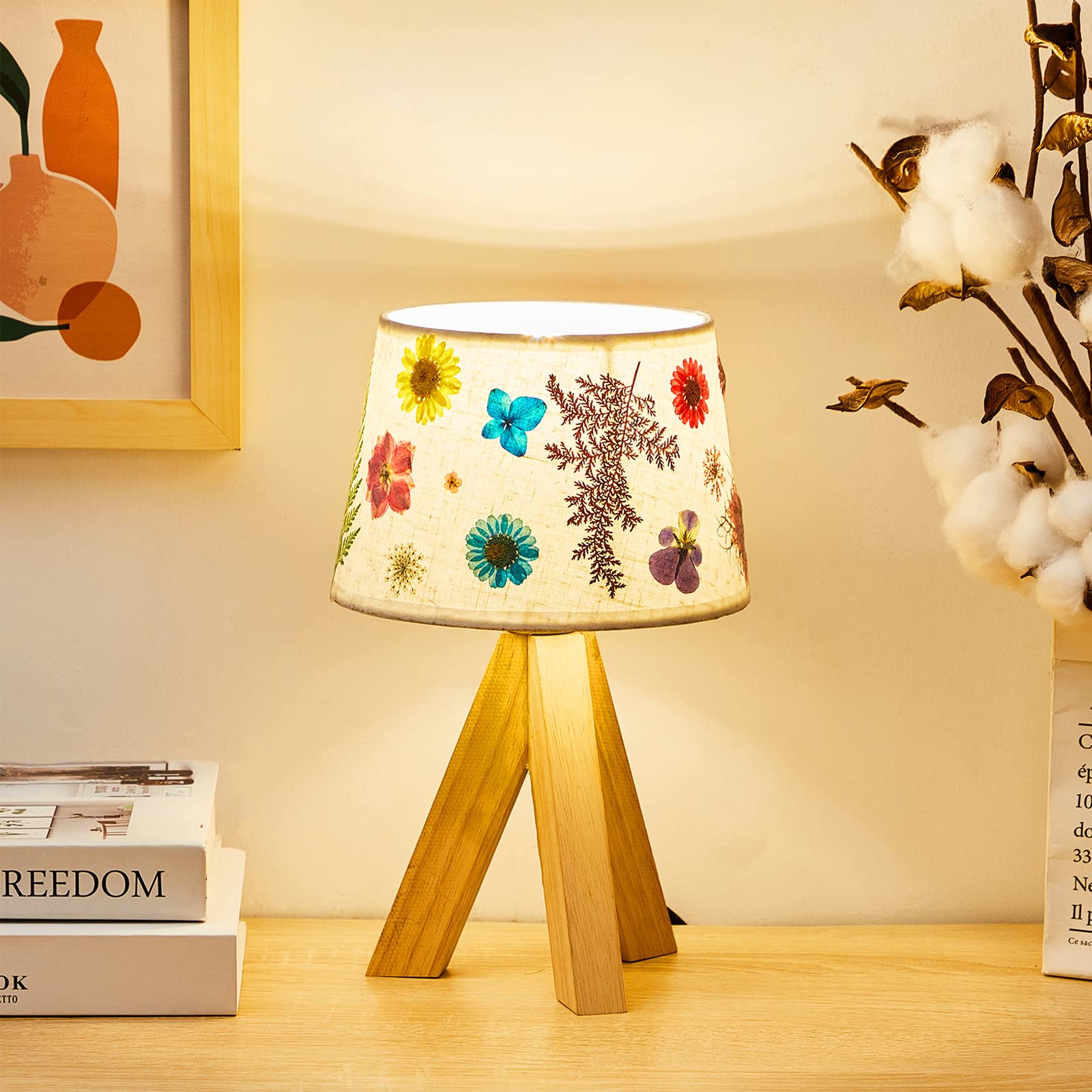 Hortsun Pressed Floral Lamp Bedside Vintage Flower Desk Lamp For Bedroom Living Room, Dorm, Home, Office Decor(1 Pcs,Triangle St