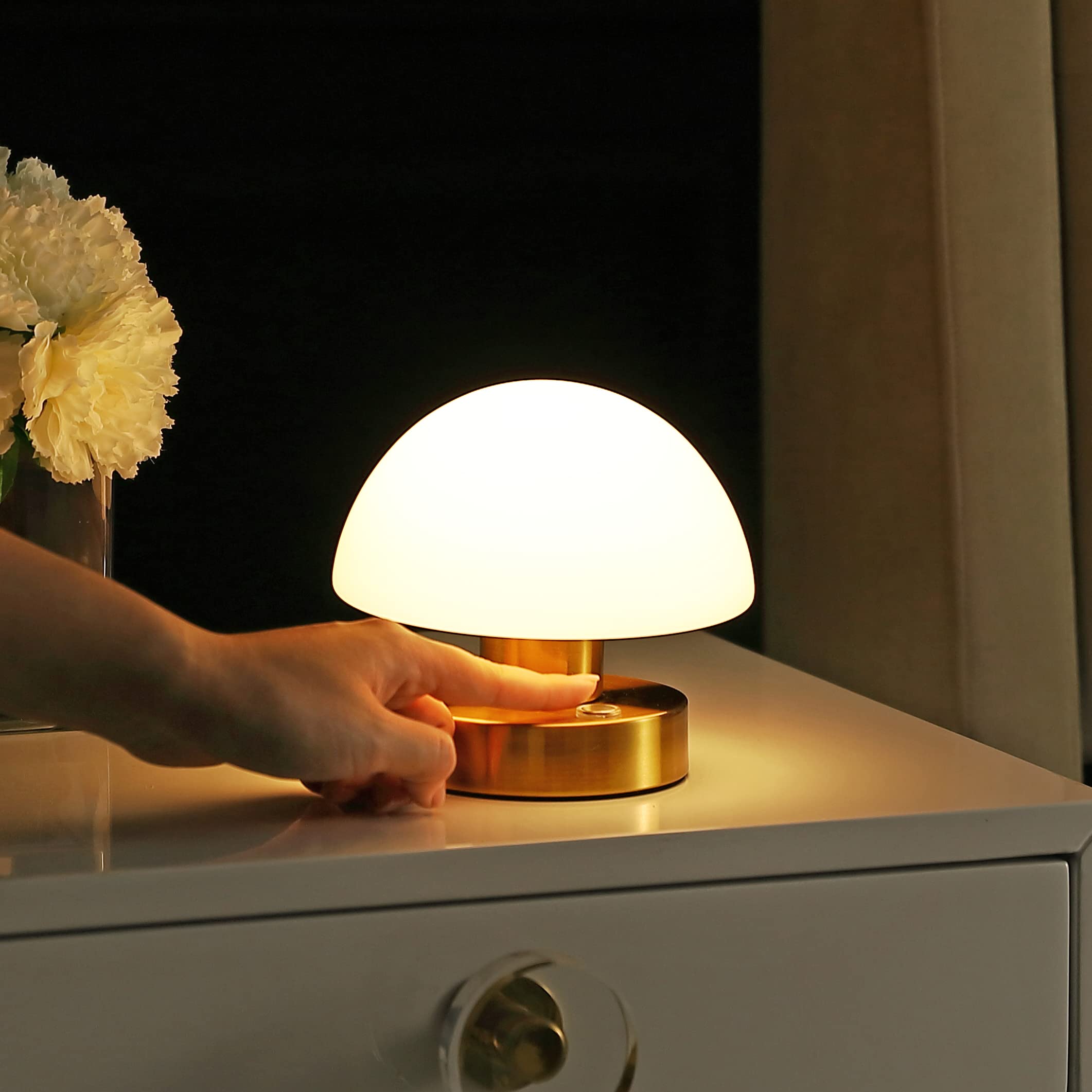 Jonathan Y Jyl7113C Zoe 5.75'' Modern Minimalist Iron Rechargeable Integrated Led Table Lamp Contemporary Bedside Desk Nightstan