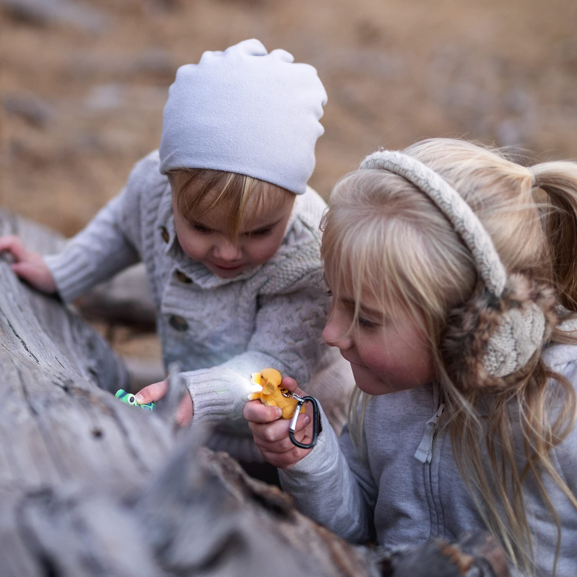 Big Discoveries WildLight Animal Carabiner Flashlight - Fun Mini Keychain Flash Lights for Kids, Nurses, Camping (Retriever)