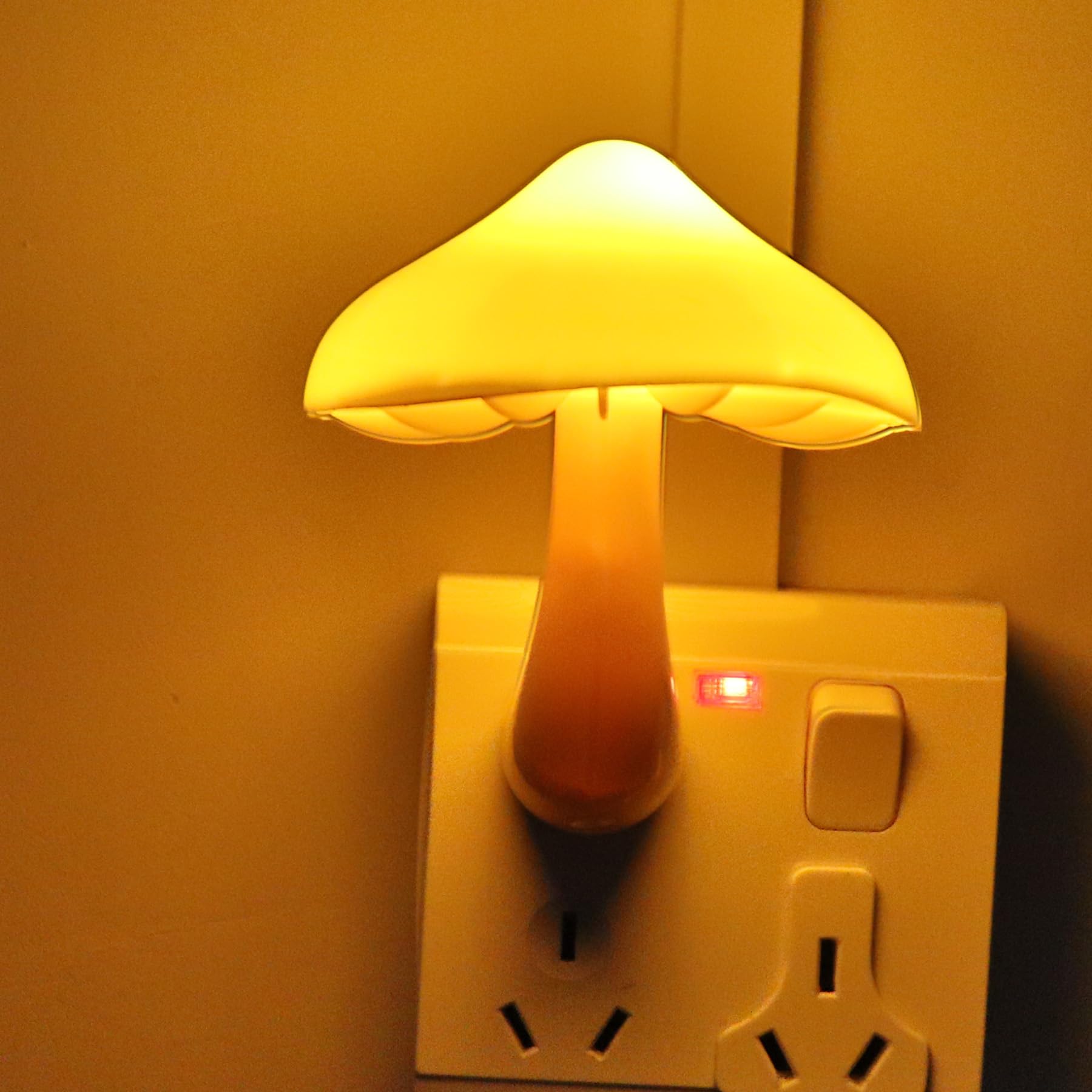AUSAYE LED Night Lights 5 Pack Plug-in Mushroom Lamp Warm Yellow for Bedroom, Bathroom, Hallway, Stairs, Kitchen, Basement L-7513