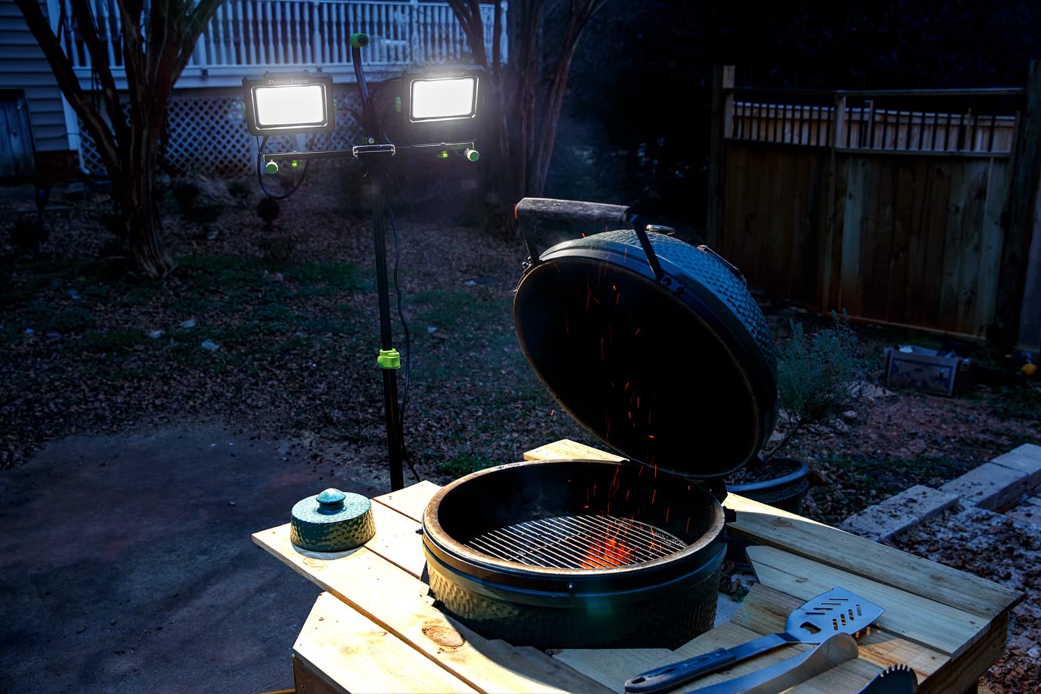 Powersmith Pwld140T 14000 Lumen Led Work Light With Stand All Metal 60&quot; Telescoping Tripod Sealed Power Switches 5 Year Warranty, Lm, Black