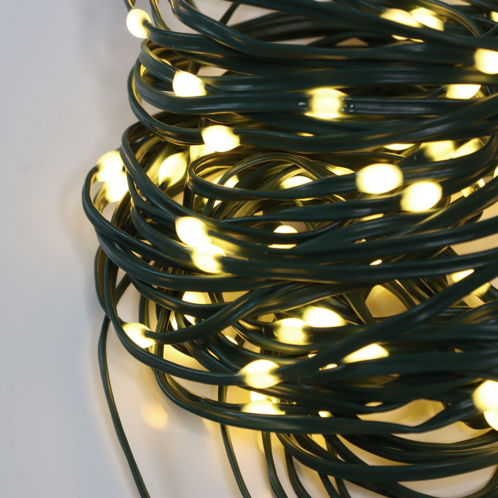 Qbis Battery Operated Christmas Lights, 100 Warm White Battery Operated Outdoor Christmas Lights With Timer, Waterproof Fairy Twinkle Lights, Pretty Christmas Lights Battery Operated With Green Wire.