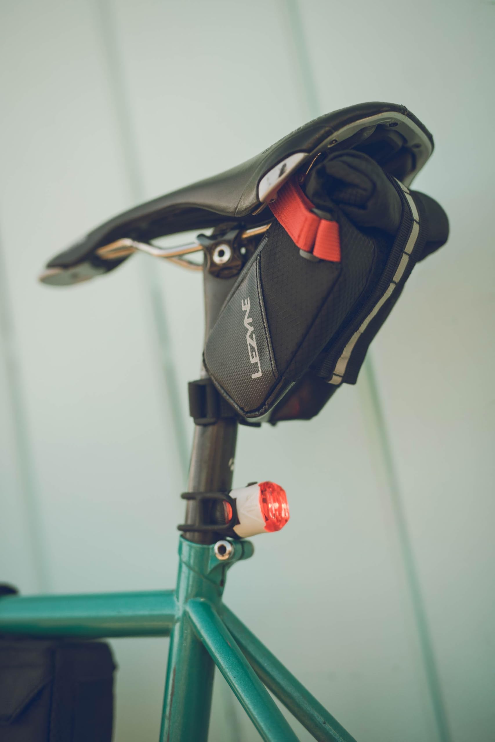 LEZYNE Femto USB Drive Bicycle Rechargeable IPX7 Waterproof Red LED Road Mountain Gravel Bike Rear Light w/Multiple Solid & Flas