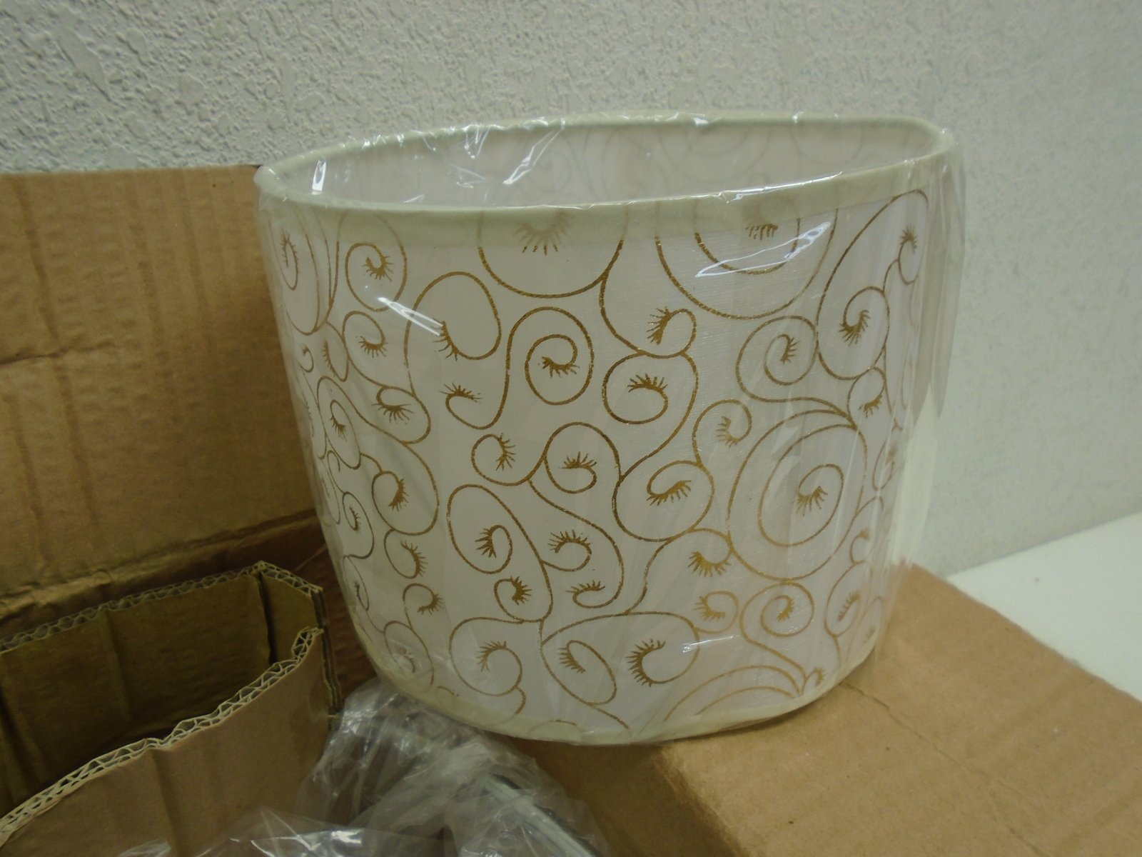 Whse Of Tiffany Tl1072 Swirl Crystal Table