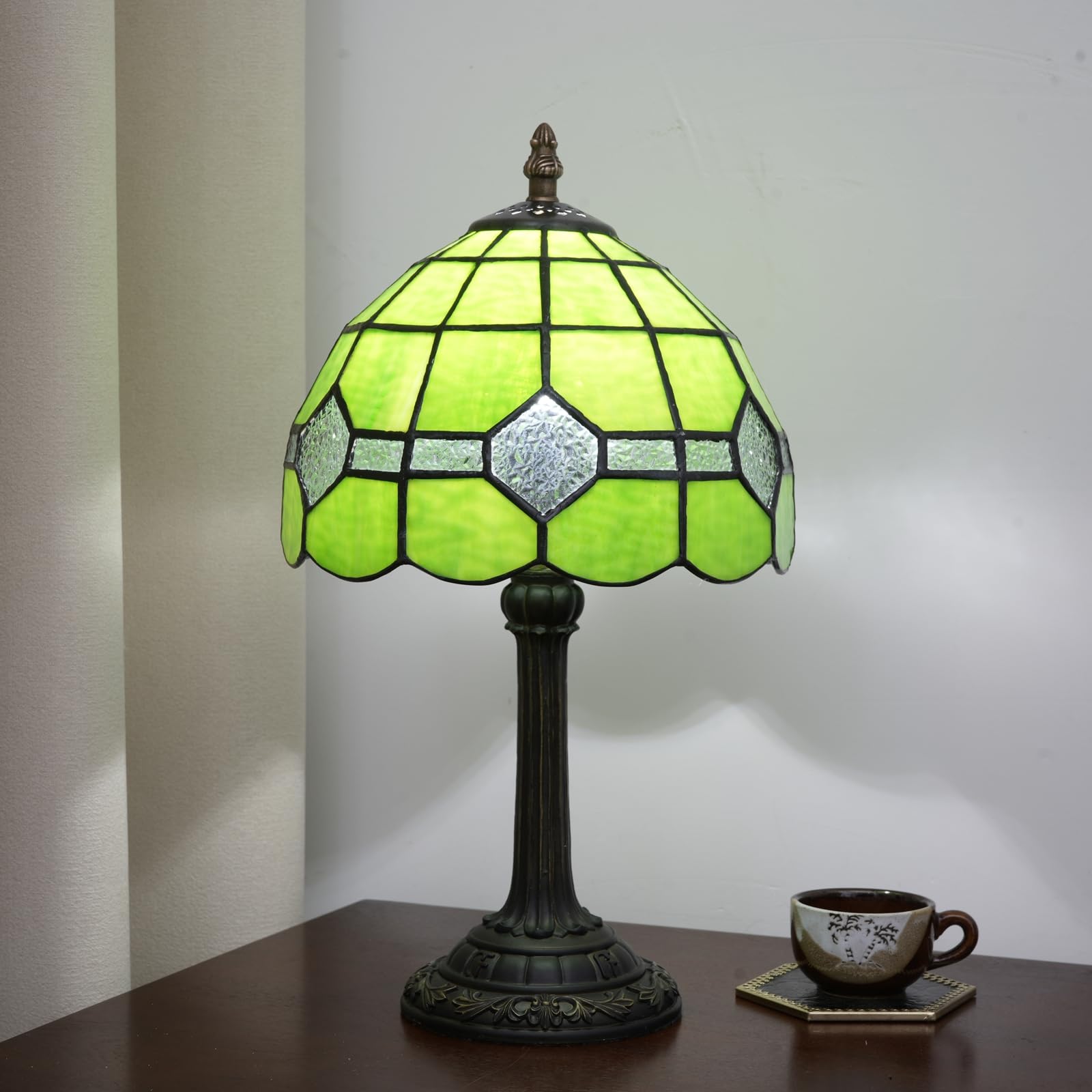 TIFLRIS Small Tiffany Lamp Stained Glass Table Lamp, 8 Inch Vintage Green Geometric Pattern with Silver Textured Accents, Cute U