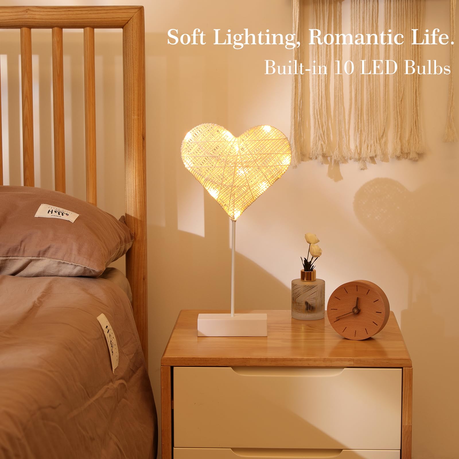 Lewondr Decorative Table Lamp, Heart LED Light, Battery Powered, White, Model EB19337S