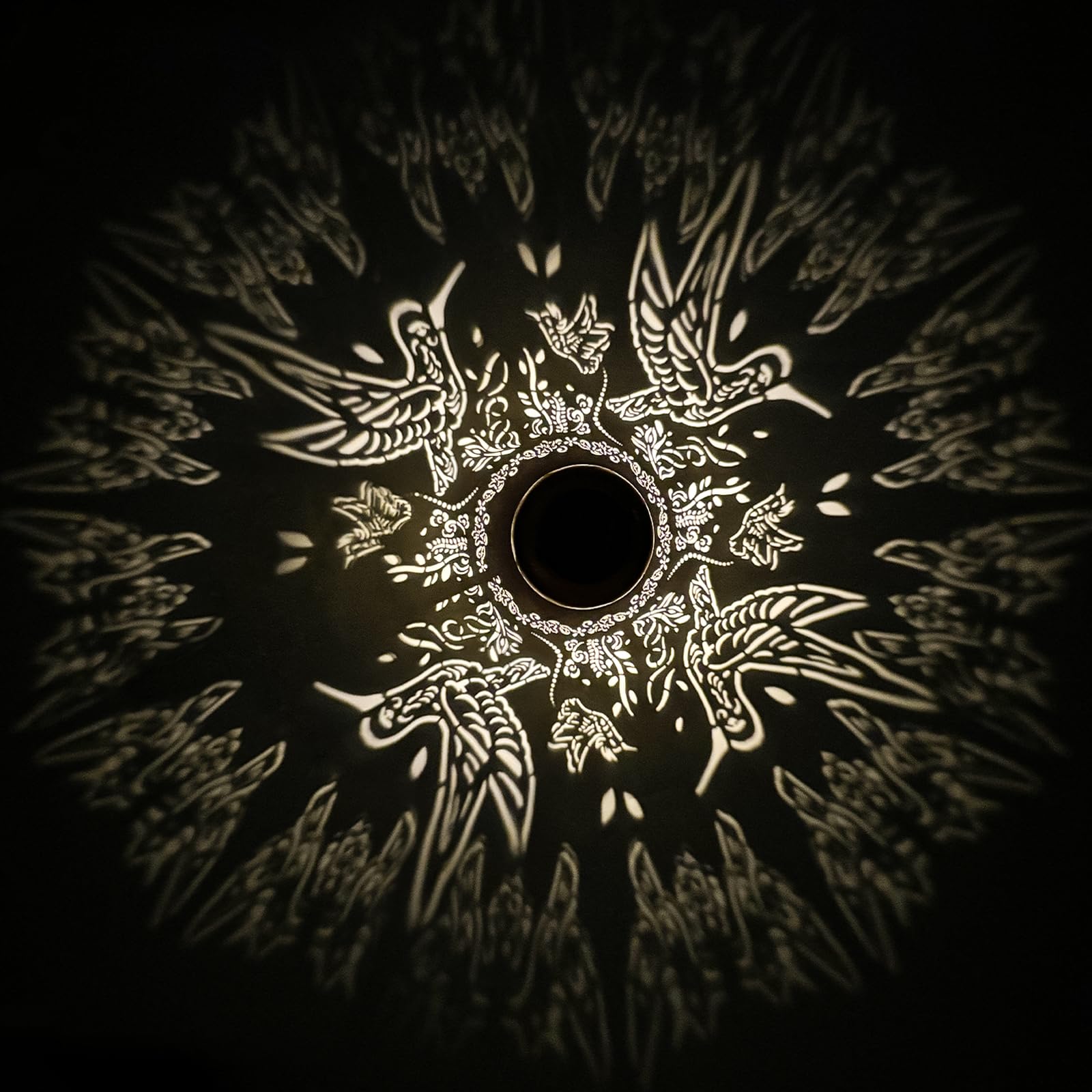 Hummingbird Solar Lanterns Outdoor Hanging Waterproof Hummingbird Garden Decor Christmas Gifts For Women Mom Grandma Metal Solar