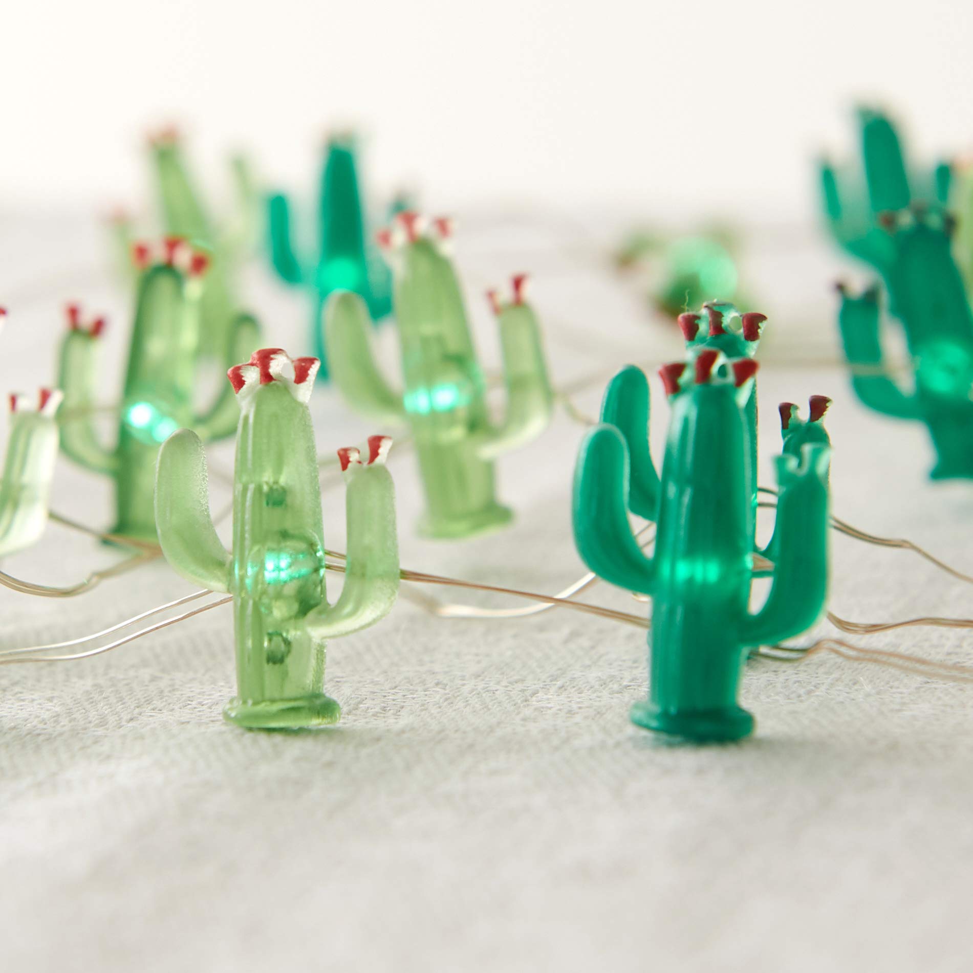 MIYA LIFE Cactus String Lights Battery Operated with Remote Green Acrylic Cactus Lights for Summer Tropical Decor