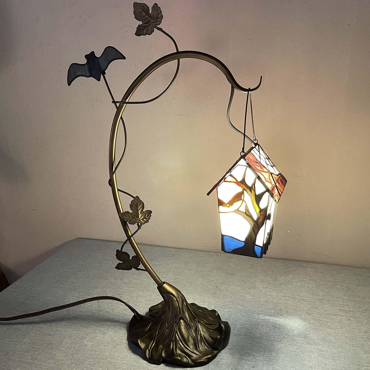 Bieye Tiffany Style Stained Glass Birdhouse Table Lamp, 21in High, Bat Nest, Model L30617, Halloween Decor