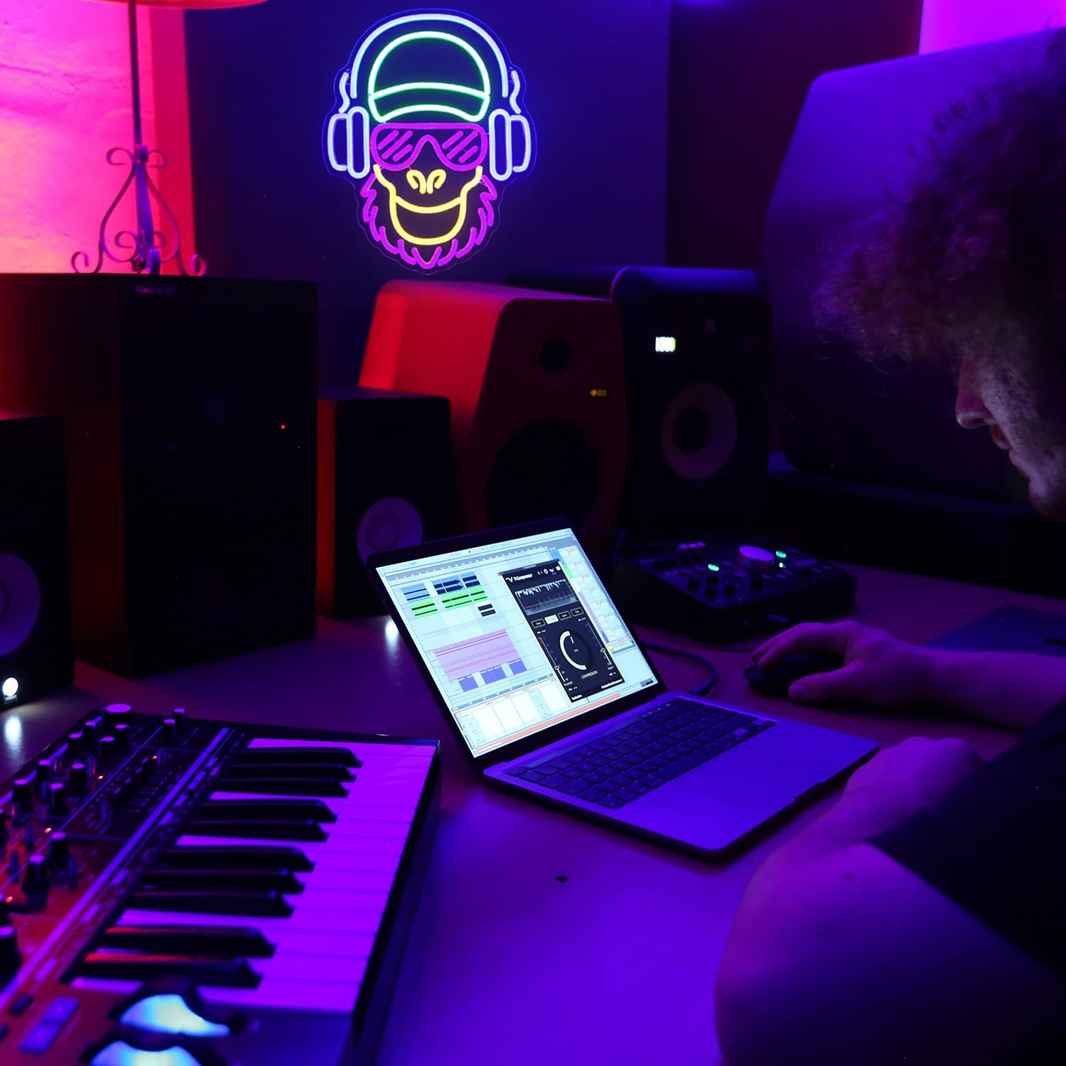 CKTBLEY Monkey Listening to Music Neon Sign Monkey with Headphone Neon Light Live Music LED Sign for Wall Cool Animal Neon Light