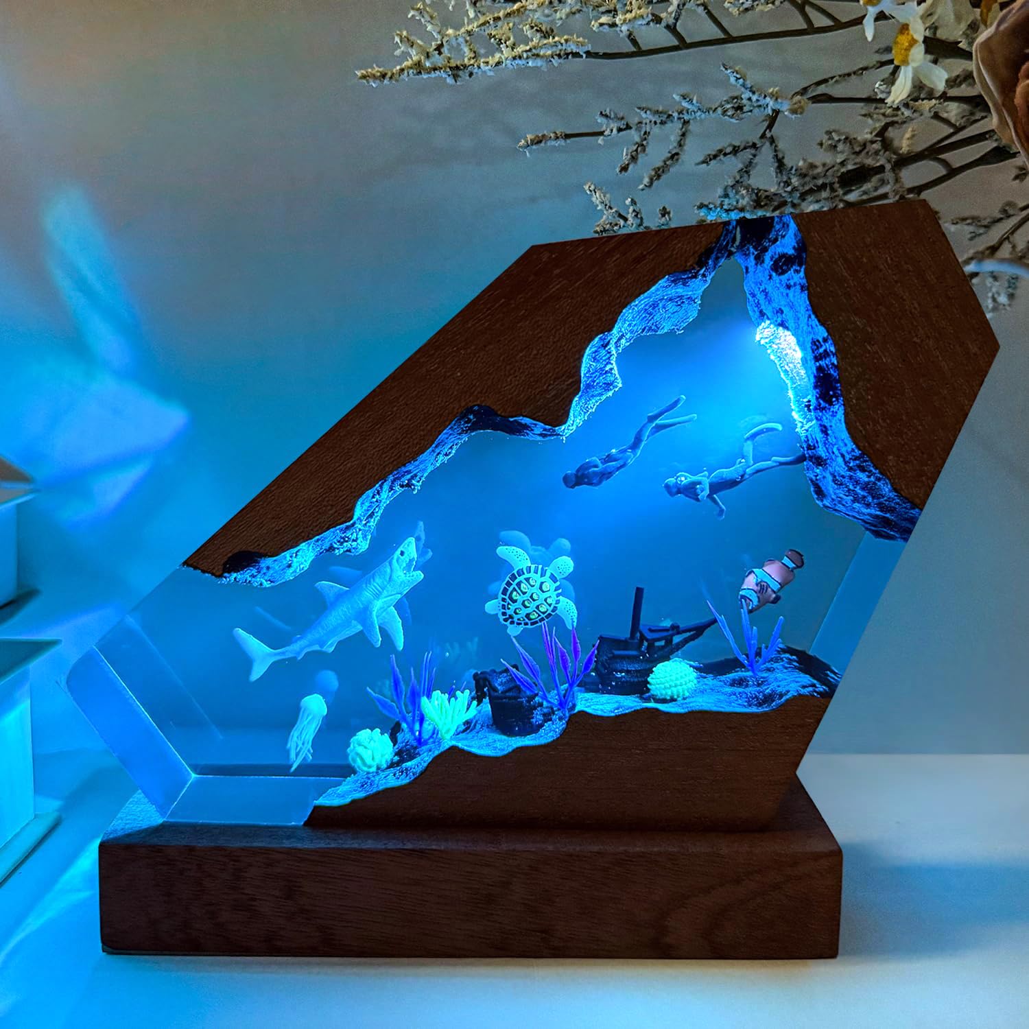 MASDEC Shark Resin Lamp USB Powered Resin Ocean Night Light with Wooden Base  Variable Lights Shark Decor for Home Office  Scuba Diving Gifts for Ocean Lovers Unique Gifts for Him &Her(S 6X4)