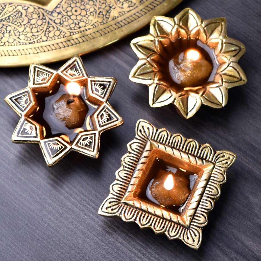 Indian-Shelf 3 Pieces Gold Diya Aarti Jyoti Puja Temple Pooja Gifts Antique Brass Oil Lamp for Puja Room Dcor Decorative