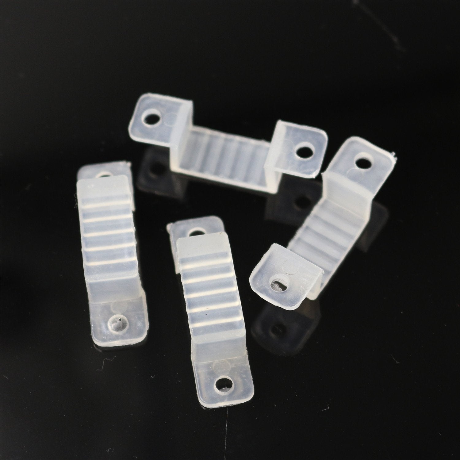 Iekov 50Pcs High Voltage Led Light Hooks