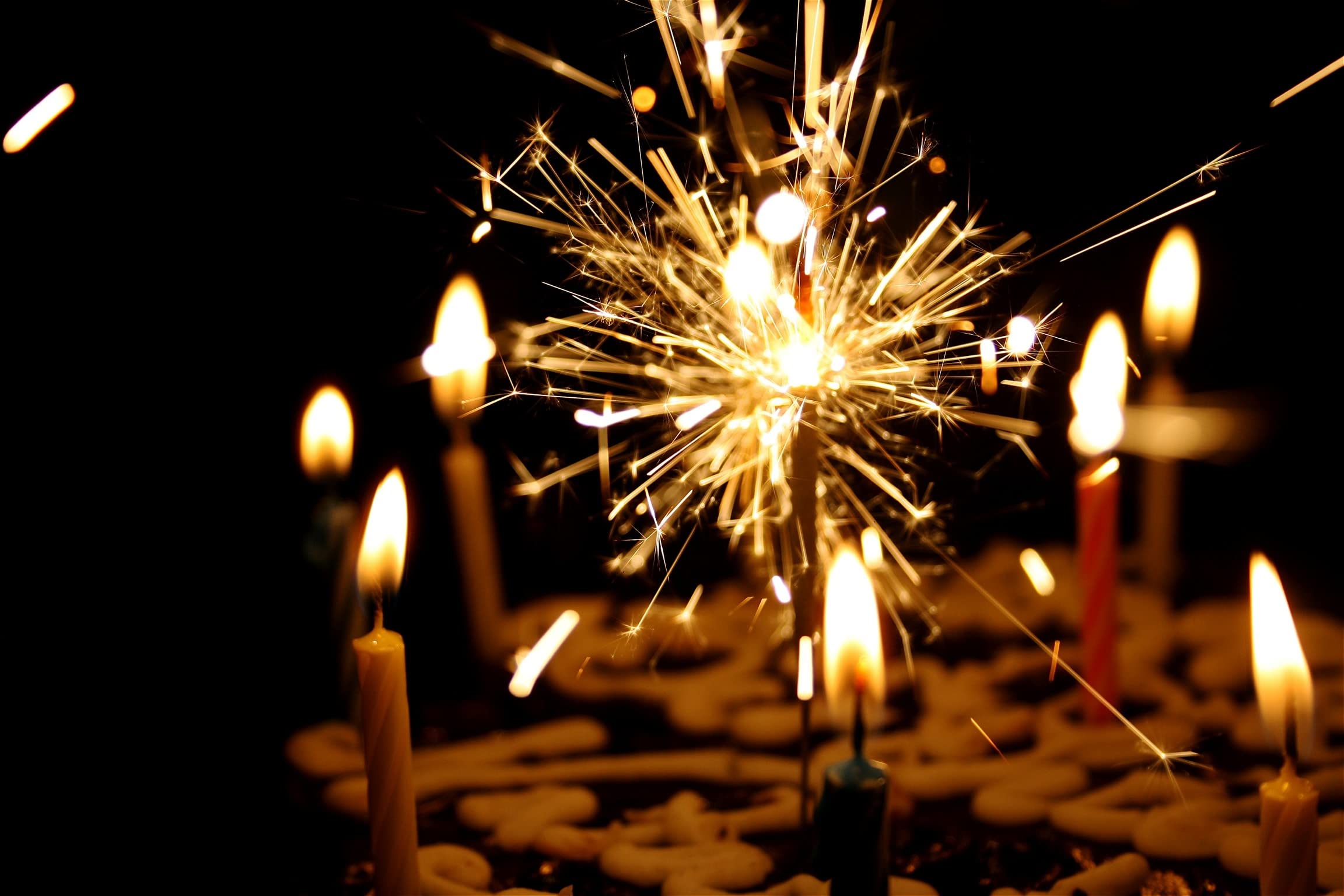 AuraDecor Birthday Stick Candle || Multi Colour || Birthday Candle || Assorted || Cake Candle || 900 gm (Approx 1200-1300 Stick