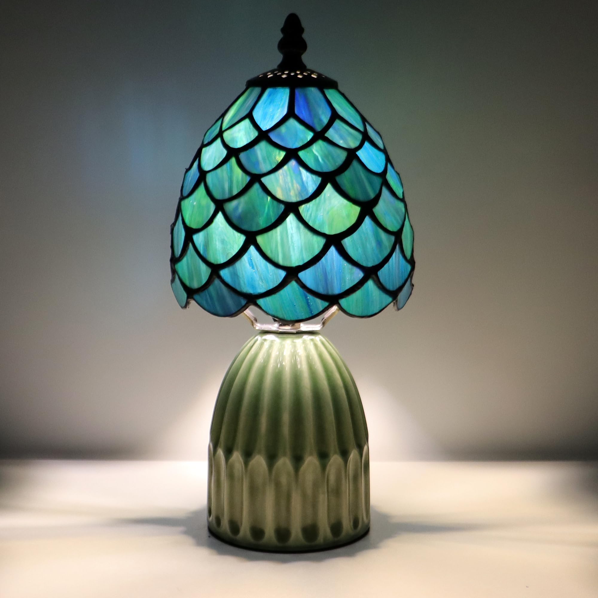 MQYXH Tiffany Lamp Stained Glass Mushroom Table Lamps 6X6X12.5 Inch Sea Blue Fish Scale Style Small Night Light Ceramic Base Mini Accent Desk Light Suitable for Bedside Table Bedroom Children Room
