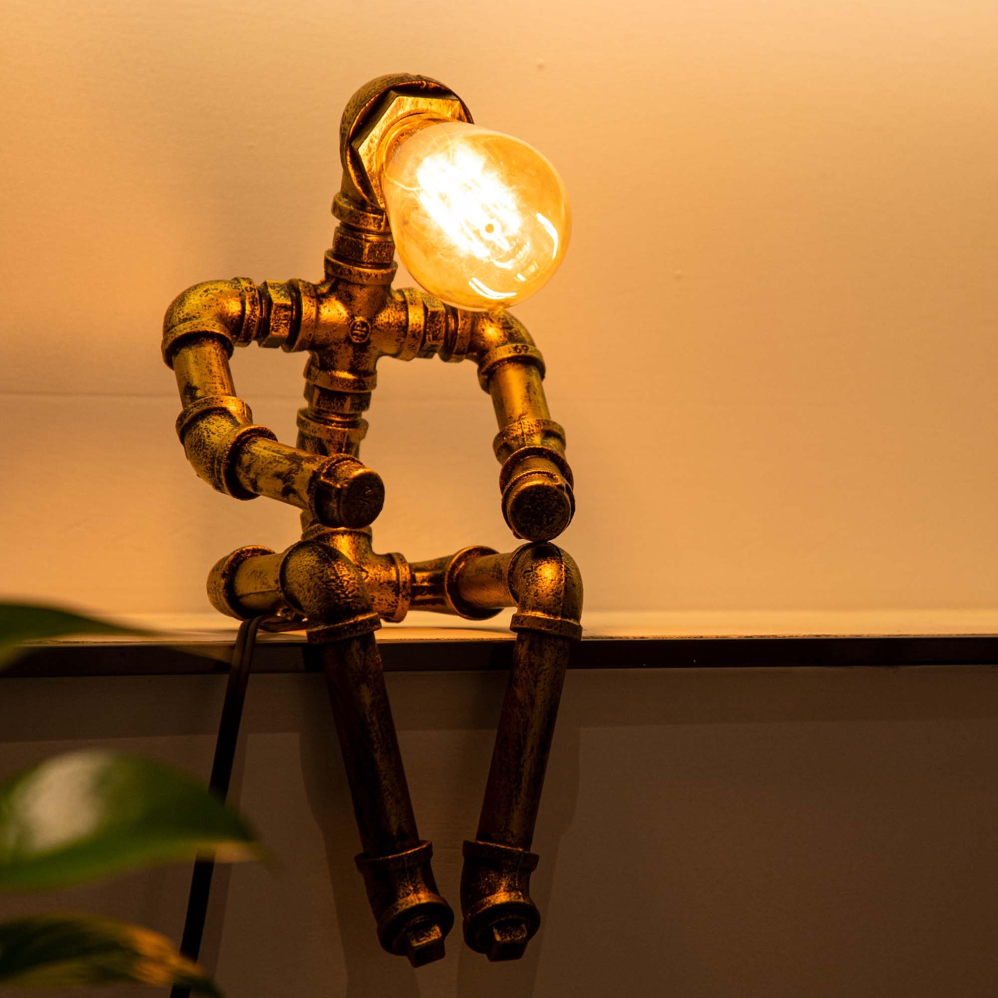 Lcyy.Tg Steampunk Table Lamp, Vintage Industrial Metal Robot Table Lamp, Water Pipe Table Lamp, Steam Punk Pipe Lamp Style Desktop Light For Bar Cafe Desktop Room Decoration (Not Included Bulb)