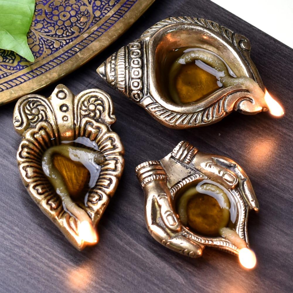 Indian-Shelf 3 Pieces Oil Lamp Decorative Brass Diya Deepak Deepam Decor Gifts Unique Diwali Puja Articles Kerala Oil Lamp