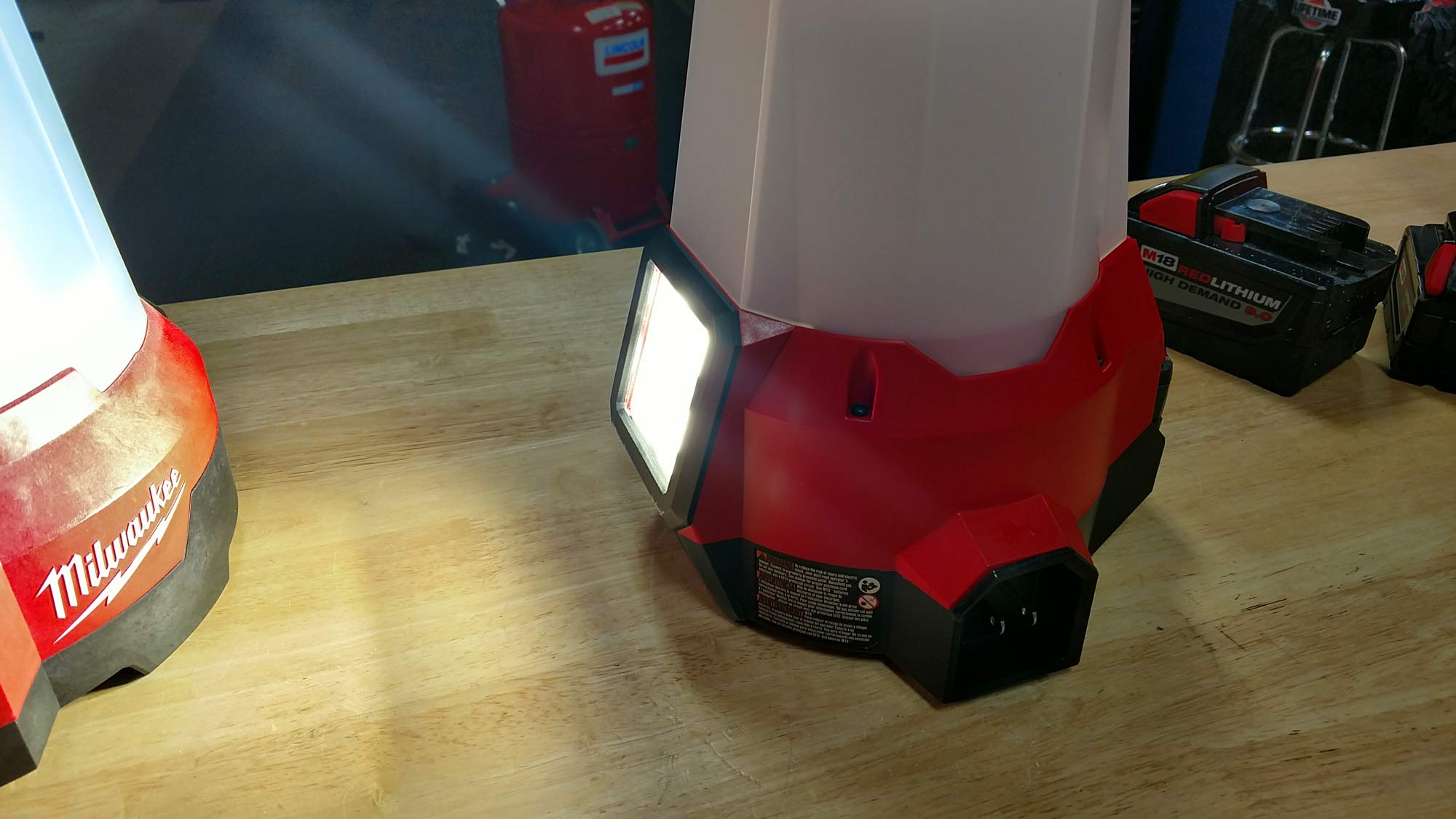 Milwaukee 2144-20 M18 Radius Compact Site Light With Flood Mode