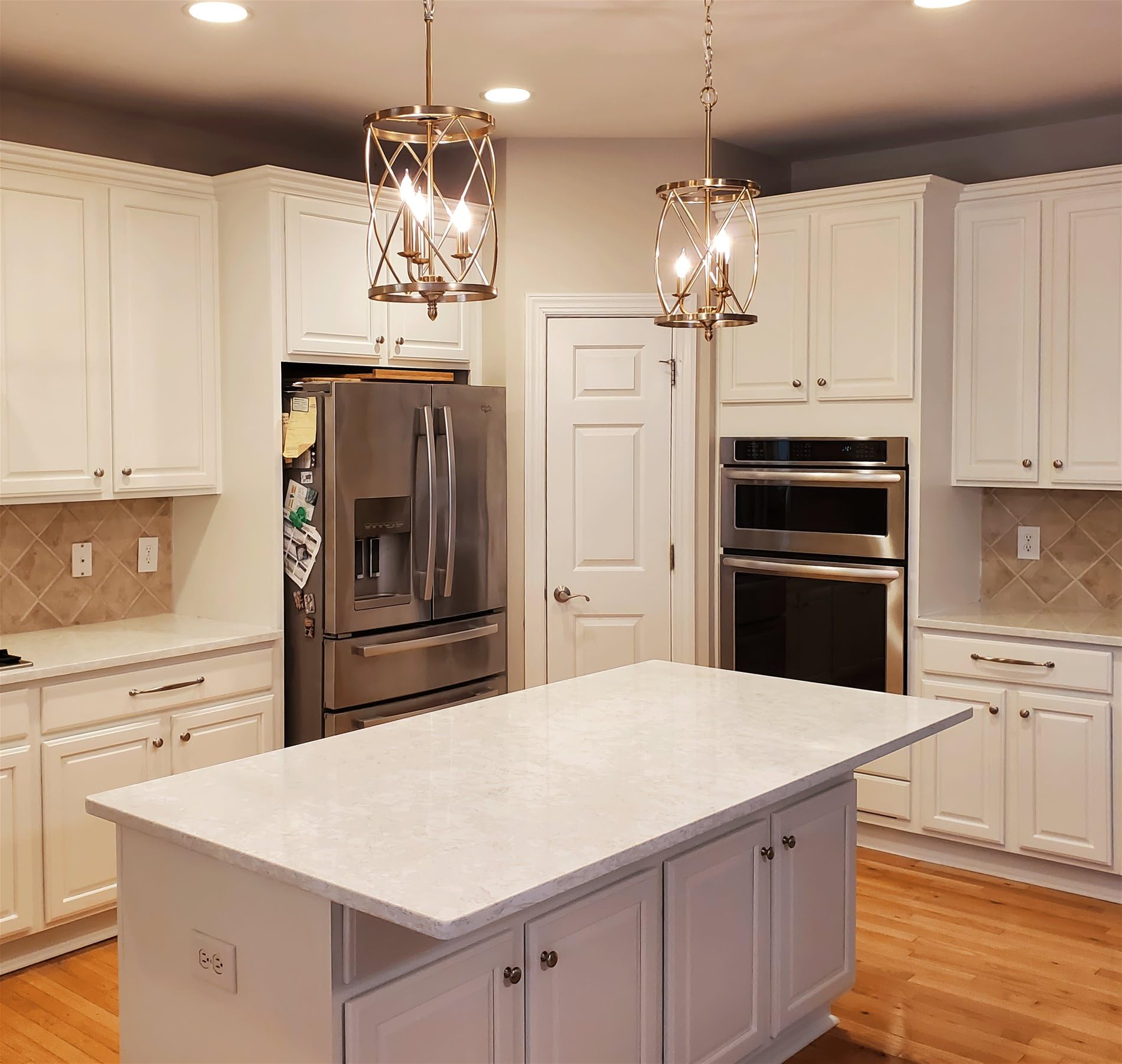 Kira Home Eleanor 26.5'' Traditional 3-Light Chandelier, Cylinder Foyer Pendant Light, Adjustable Height, Warm Brass Finish