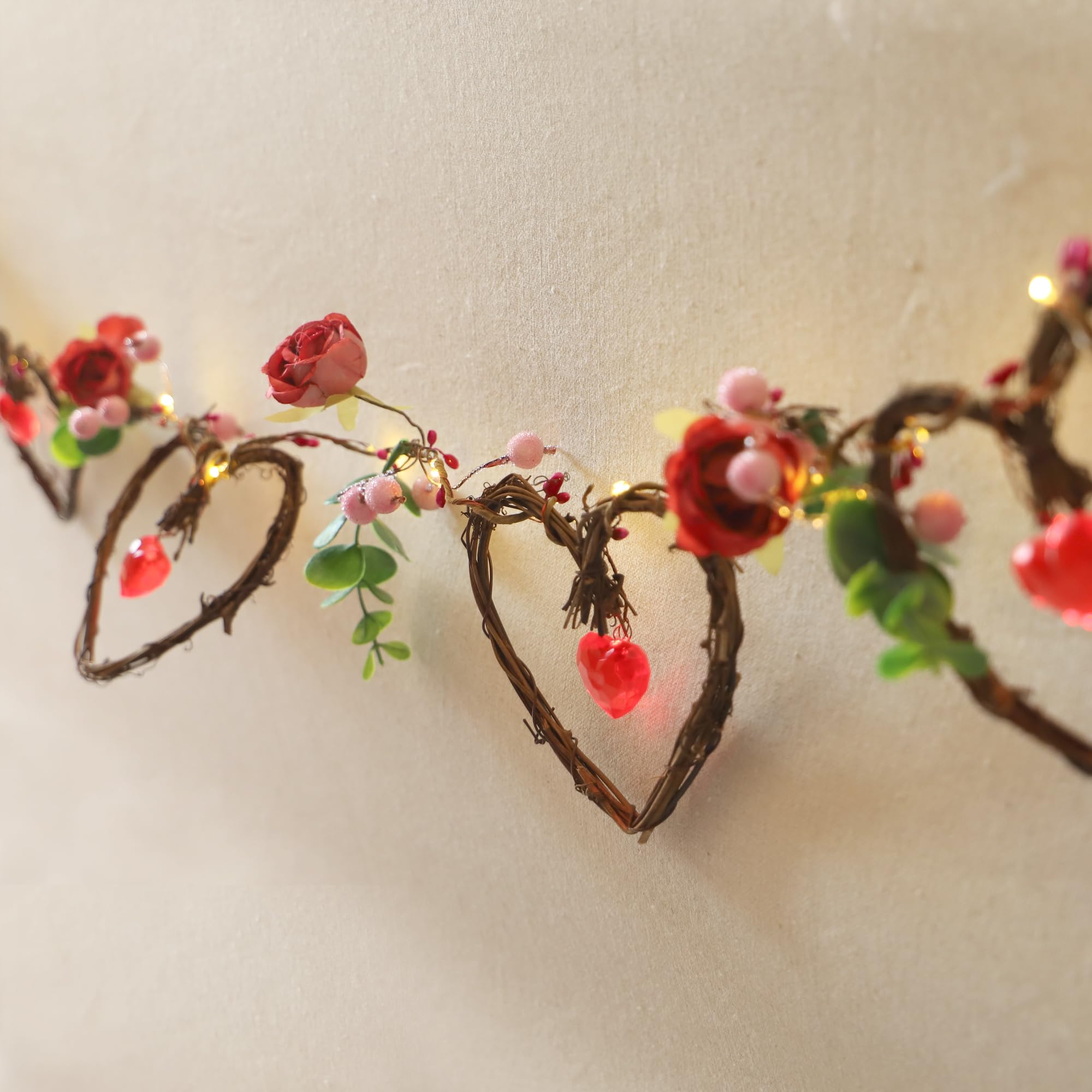 MIYA LIFE Valentines Day Garland Rattan Heart String Lights Battery Operated Valentine Lights Indoor Heart Garland Ideal Valenti