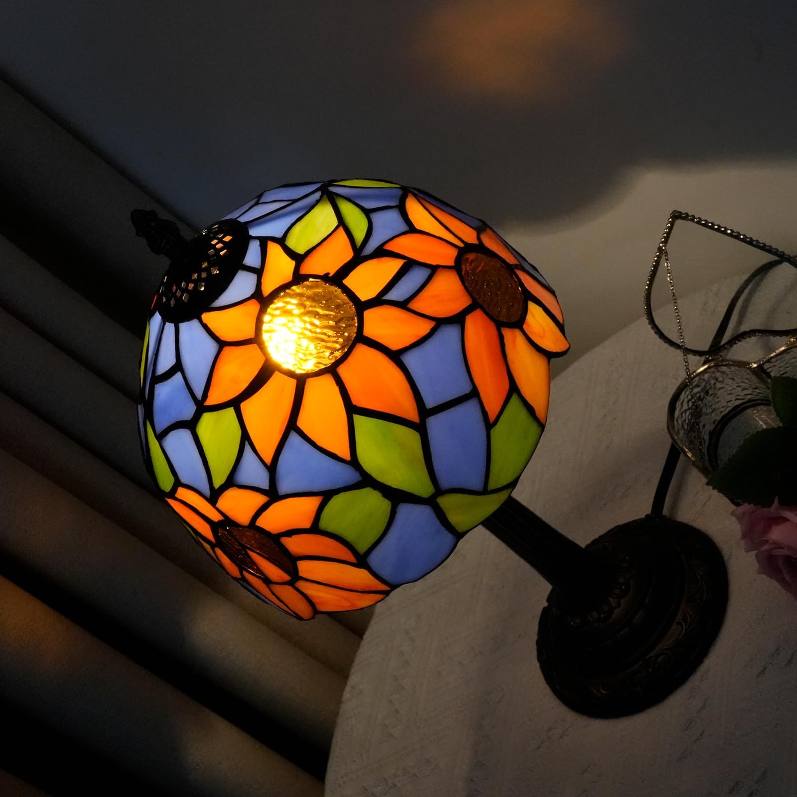 Wecrejoni Tiffany Lamp Bedside Table Lamp-Nightstand Stained Glass Lamp For Bedroom Dorm Living Kitchen  Aesthetic Cute Home Decor Gift (Blue Background Sunflower)