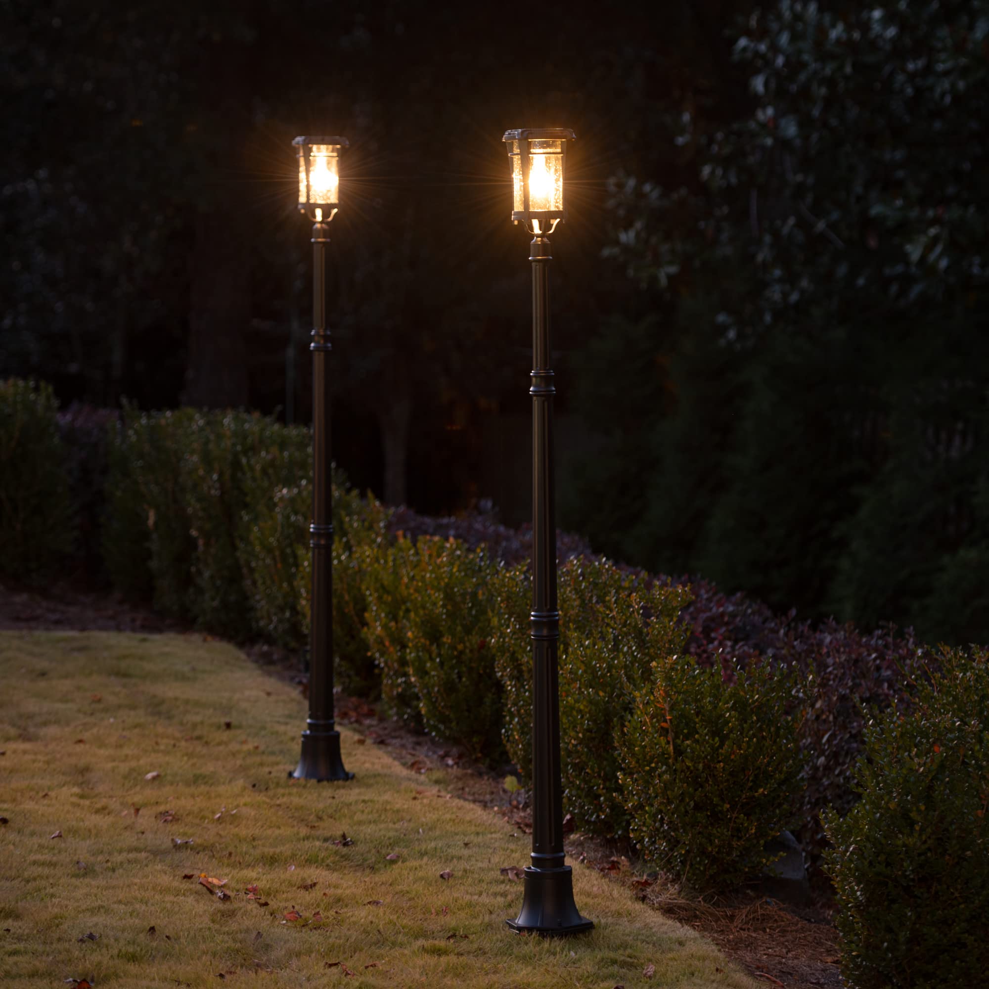 Gama Sonic Aurora Bulb Solar Light, 50 Lumen, Black Cast Aluminum, Tempered Glass, Lamp with Post, 2700K Warm White