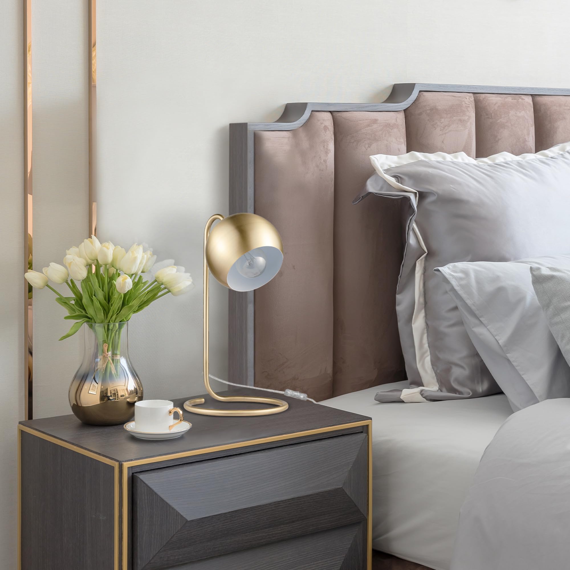 Globe Electric 52885 15'' Desk Lamp, Matte Brass, White Inner Shade, Modern, Home D?Or, Lamp For Bedroom, Home Office Accessorie