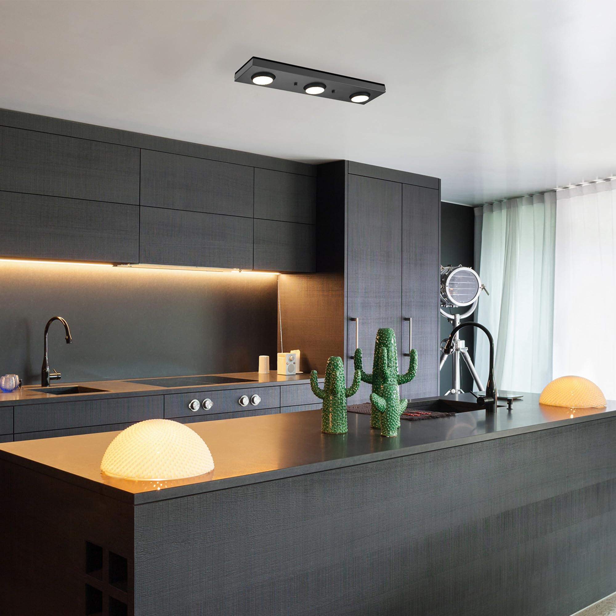 Globe Electric 59941 Bleecker 3-Light Led Integrated Track Lighting, Matte Black, 21 Watts, 1200 Lumens, 3000 Kelvin, 90 Cri