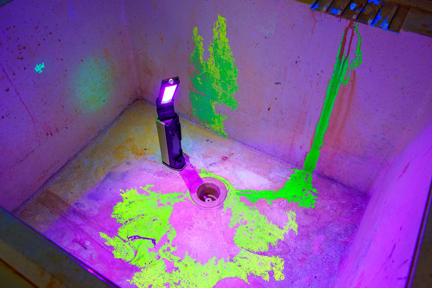 Powersmith Foldable Rechargeable Work 600 Lm Magnetic Light With Flood, Spot, Uv Modes, And Usb Output For Mobile Device Chargin