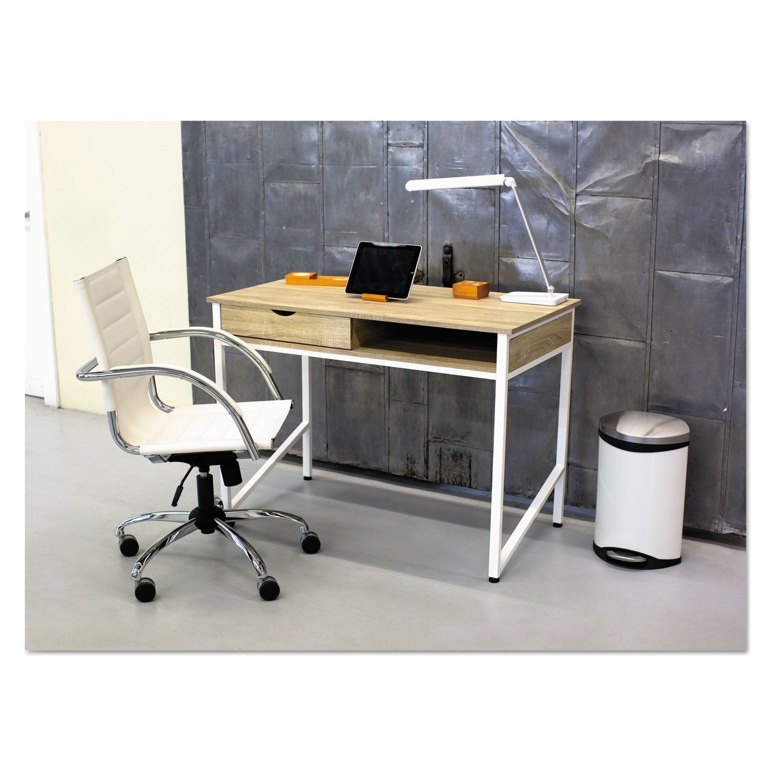 Safco 1001Wh Vamp Led Modern Abs Desk Lamp With Usb Port And Dimmer Switch  White