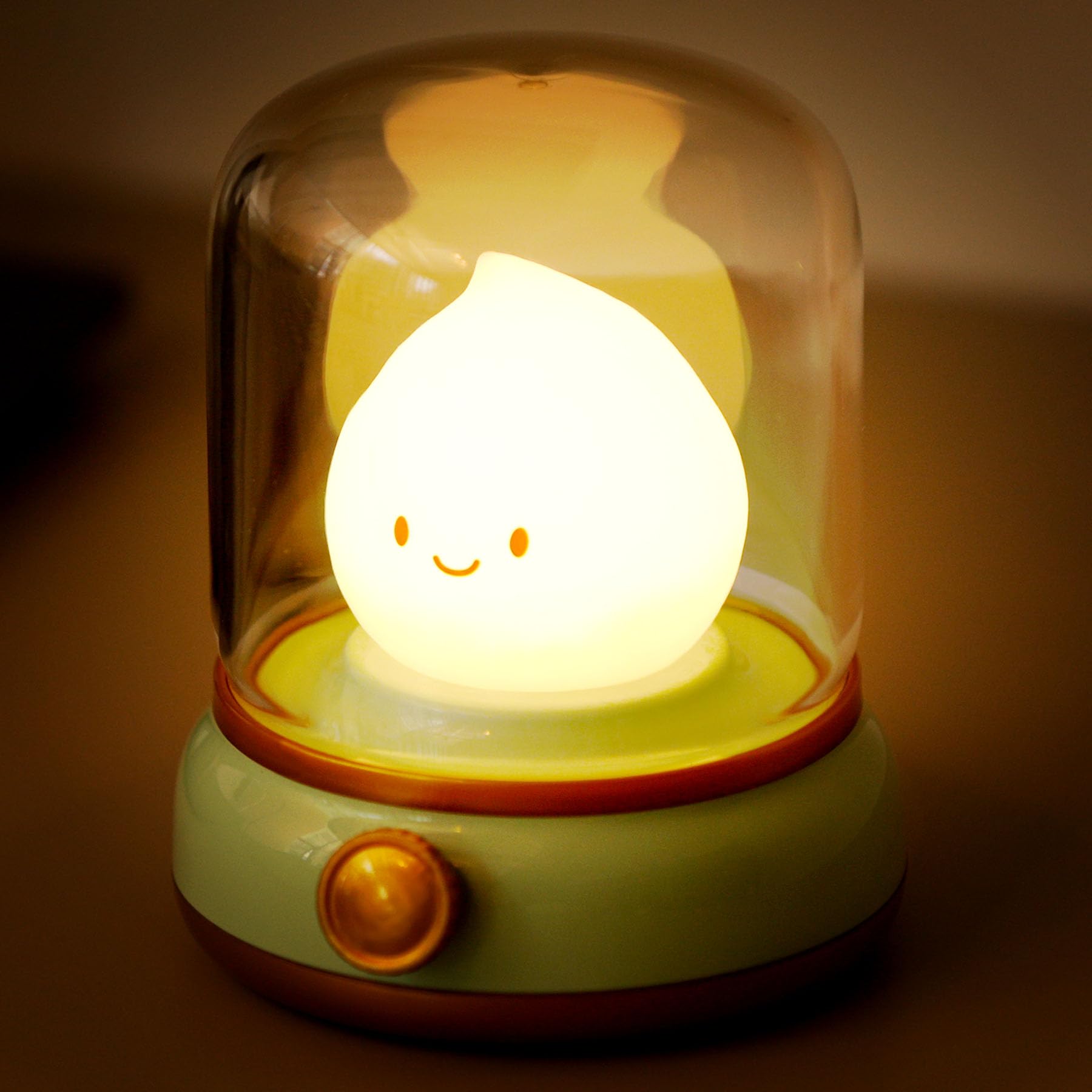 WANIDEA Cute Chibi Flame Lamp, Anime Cozy Lights, Retro Rechargeable Night Light, Decor, Smoko Light, Cute Desk Accessories, Gif