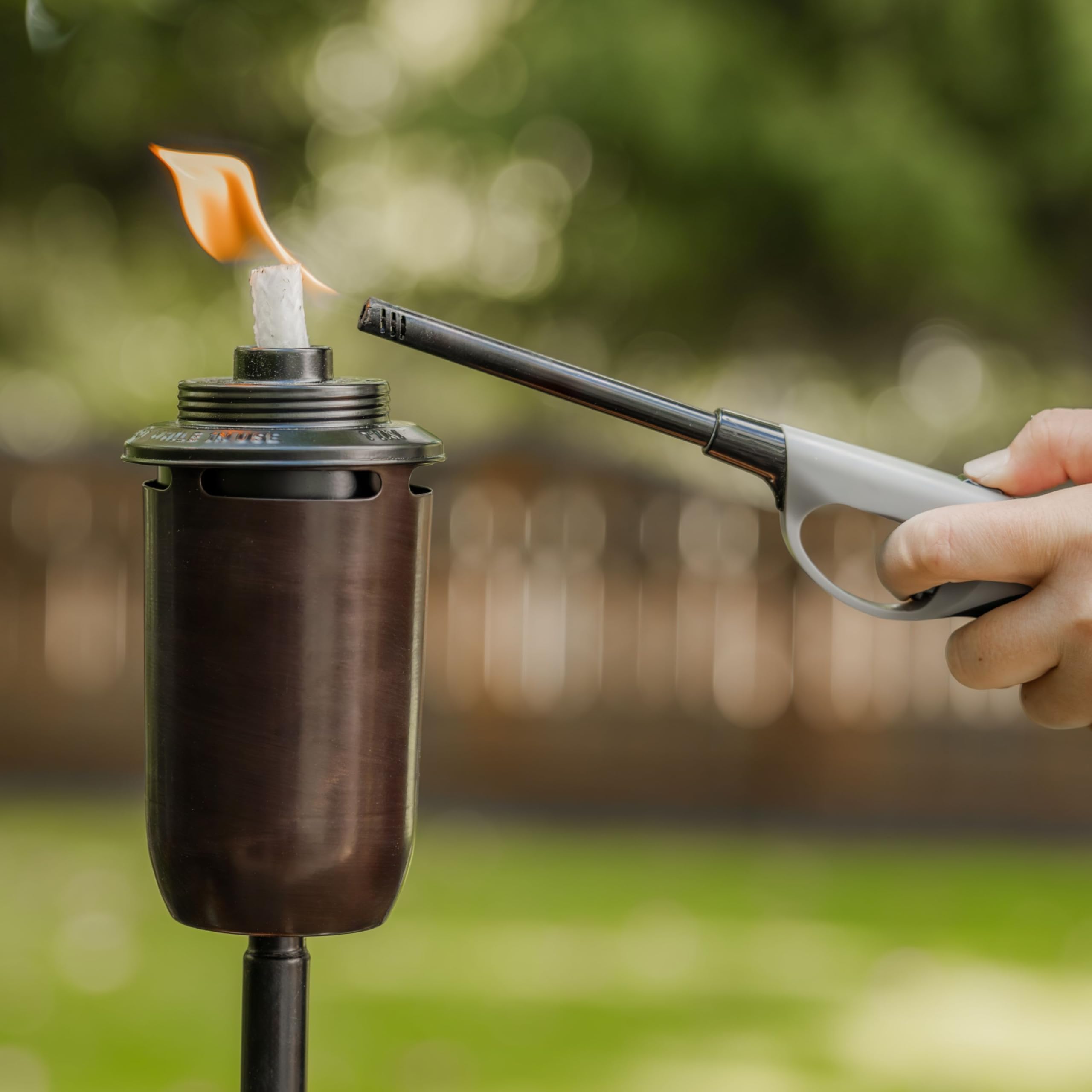 TIKI Honey Copper Outdoor Torches 2-Pack – Decorative Metal Torches for Patio, Backyard, Garden – Weather-Resistant, Bronze, Model 1123122