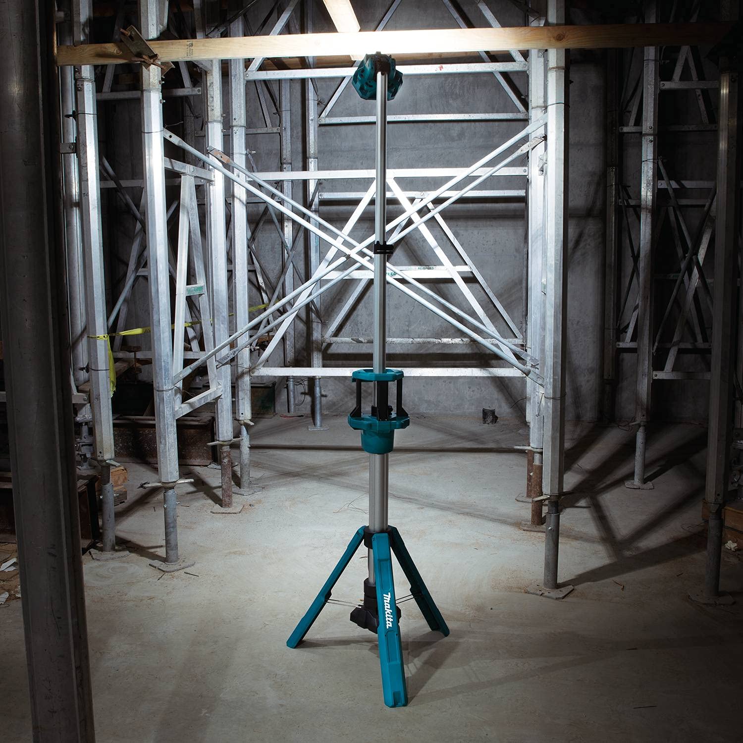 Makita DML813 18V LXT Lithium-Ion Cordless Tower Work Light, Light Only