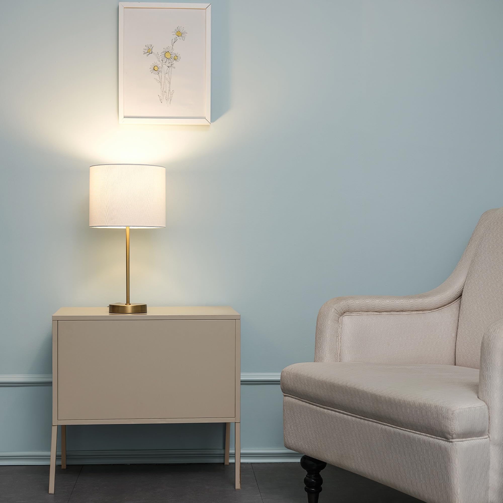 Globe Electric 67539 Versa 19 Table Lamp - Matte Gold, Metal With White Linen Shade, On/Off Switch