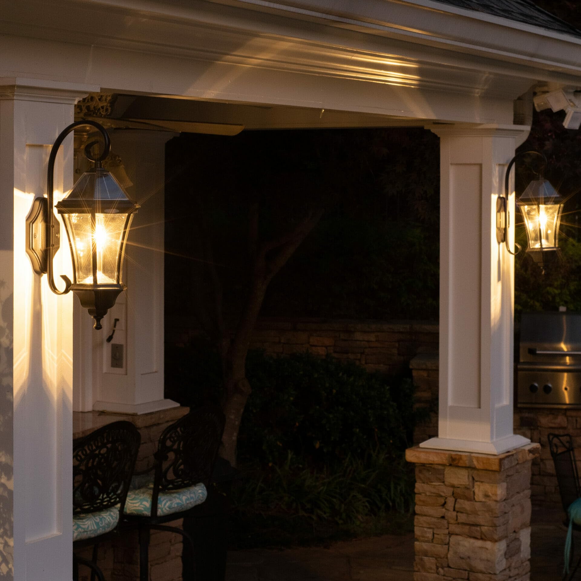 Gama Sonic Victorian Solar Wall Light, 150 Lumens, Cast Aluminum Sconce, Black, Model 94BM50010