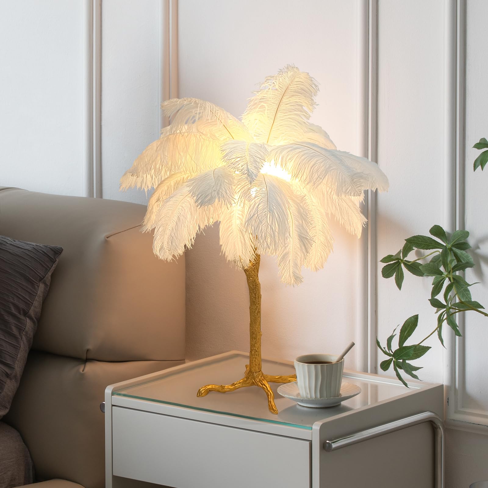 ZYLEISENBAO White Feather Table Lamp Europe Bedside Fuzzy Ostrich Lamp for Girl Romantic Wedding Gift Cute Princess Desk Light G
