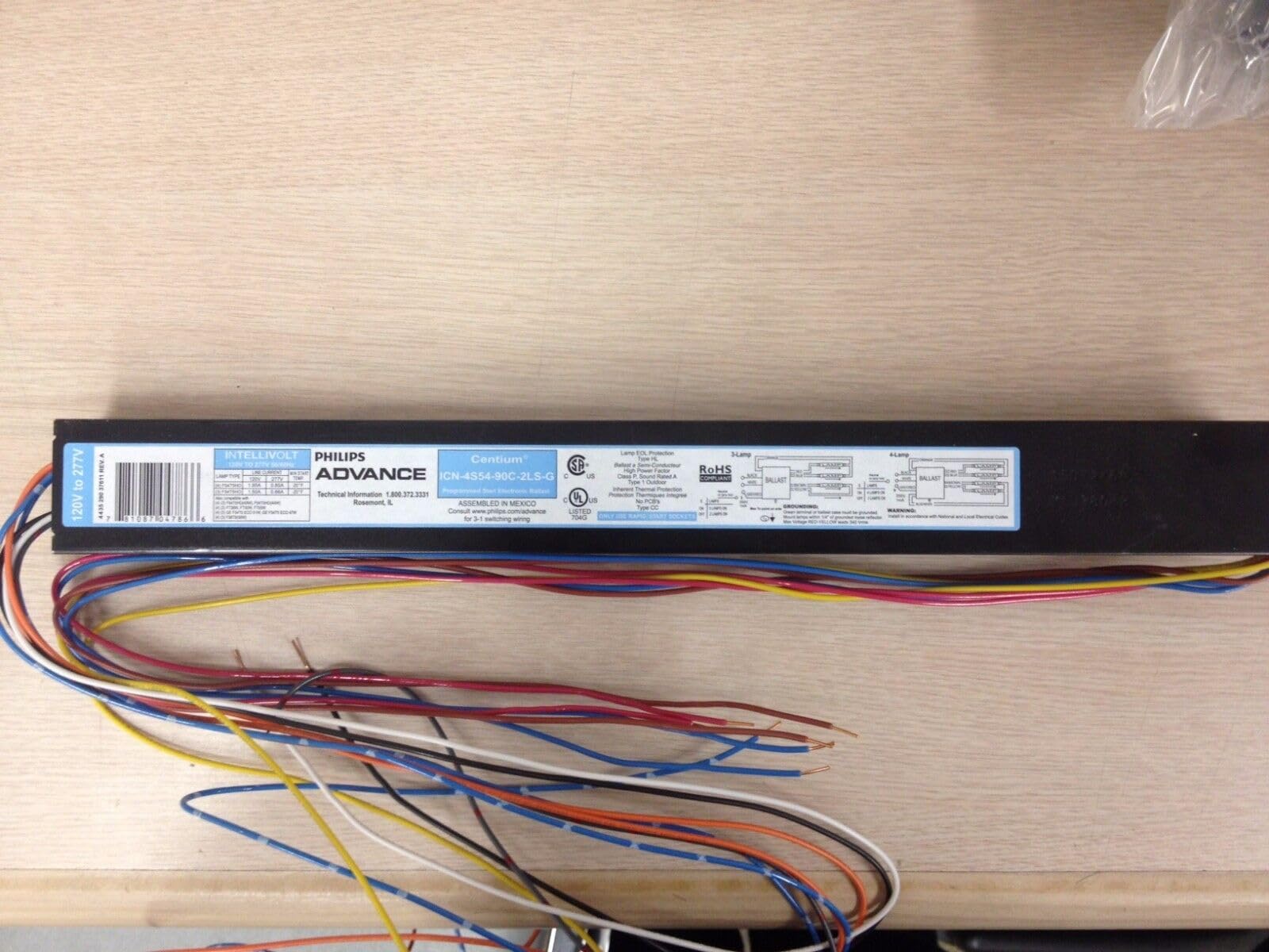 PHILIPS Advance ICN-4S54-90C-2LS-G-35M Electronic Ballast 4-Lamp 120-277V White Glass