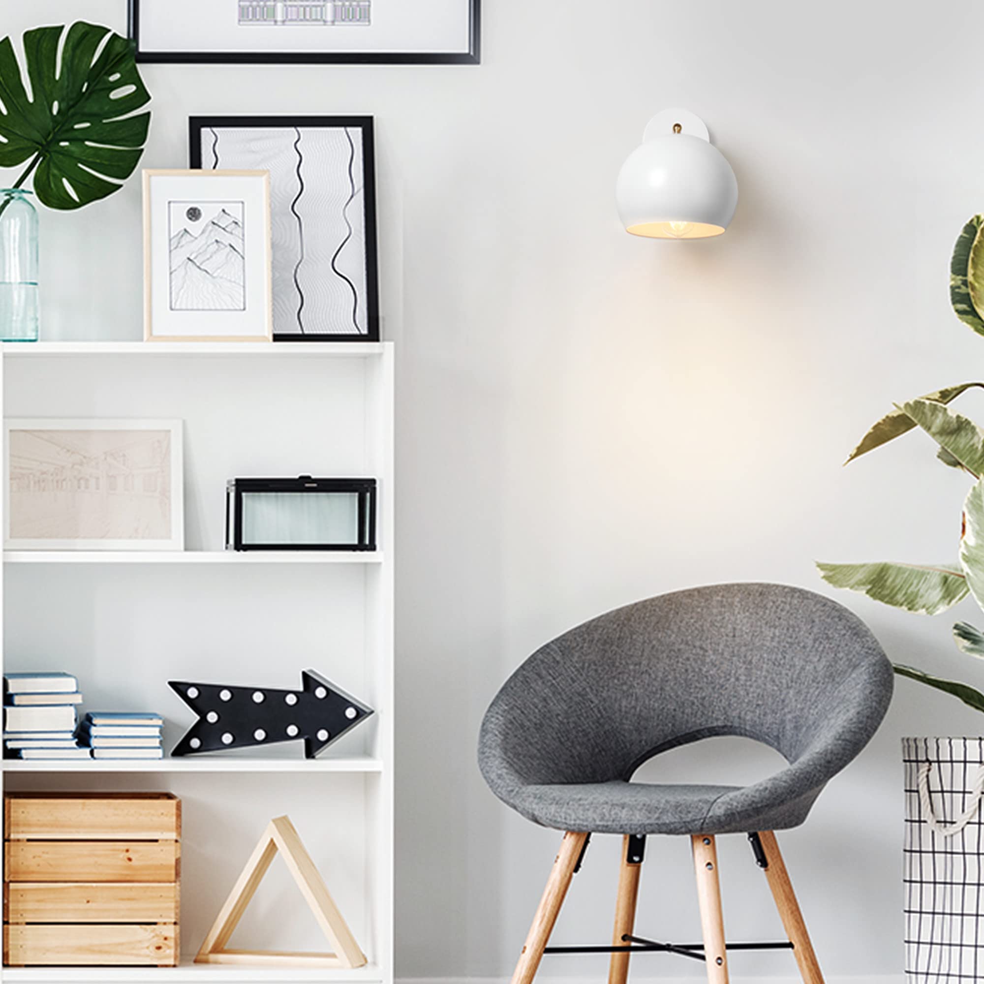 Globe Electric 52077 Molly 1-Light Plug-In Or Hardwire Wall Sconce, Matte White, Matte Brass Accent