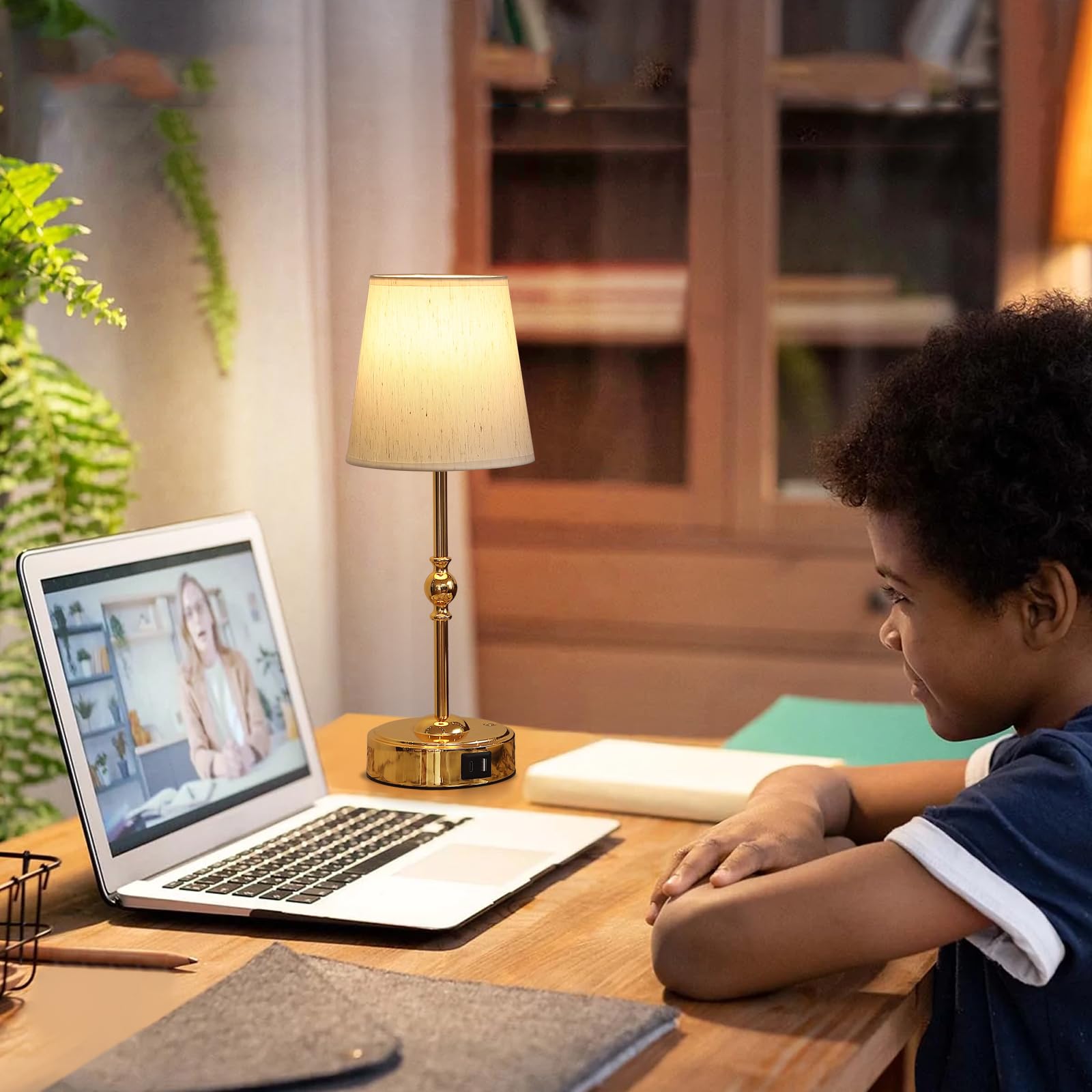 Meixisue Bedside Table Lamp For Bedroom With 2 Usb Charging Ports Minimalist Modern Small Gold Nightstand Lamp 3-Way Dimmable To