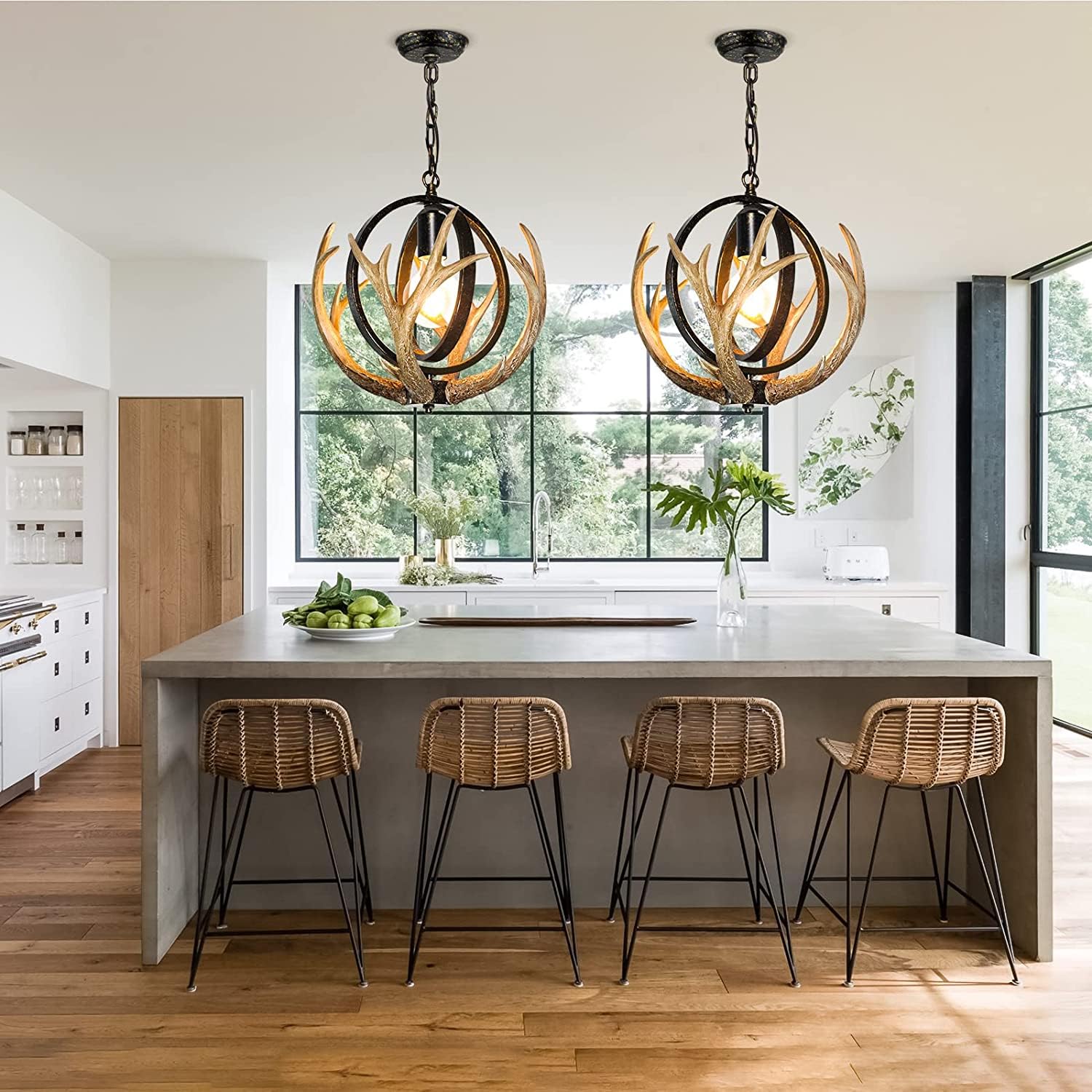 Debemenes Rustic Antler Chandelier, 14" Farmhouse Chandelier With Resin 4 Antlers And Retro Metal Globe Chandelier Vintage Style For Dining Room, Kitchen, Hallway, Pendant Lights
